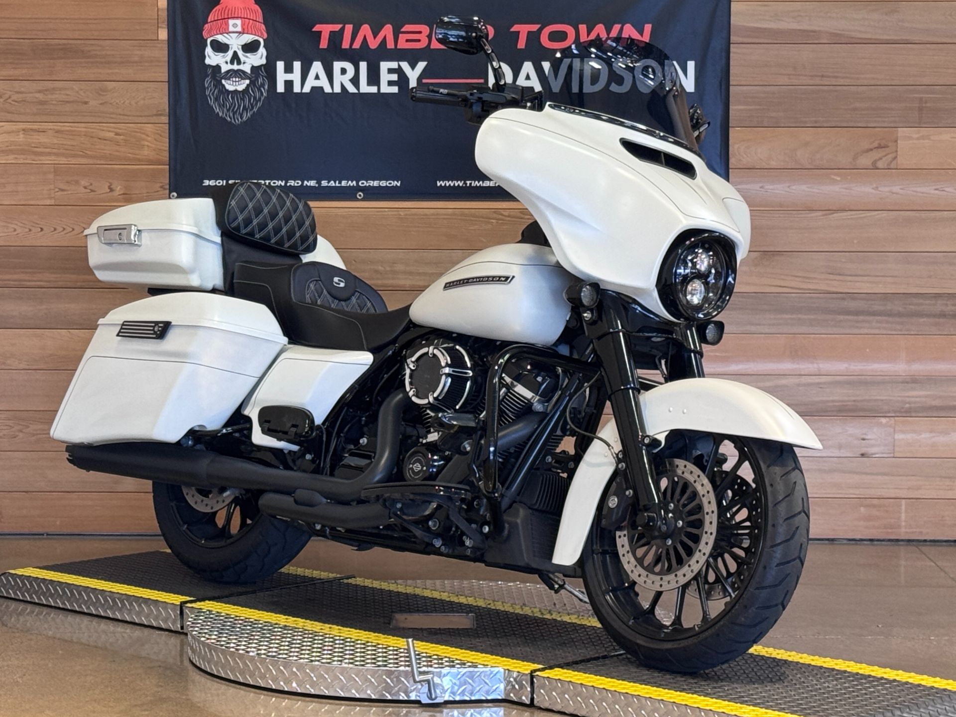 2018 Harley-Davidson Street Glide® Special in Salem, Oregon - Photo 2