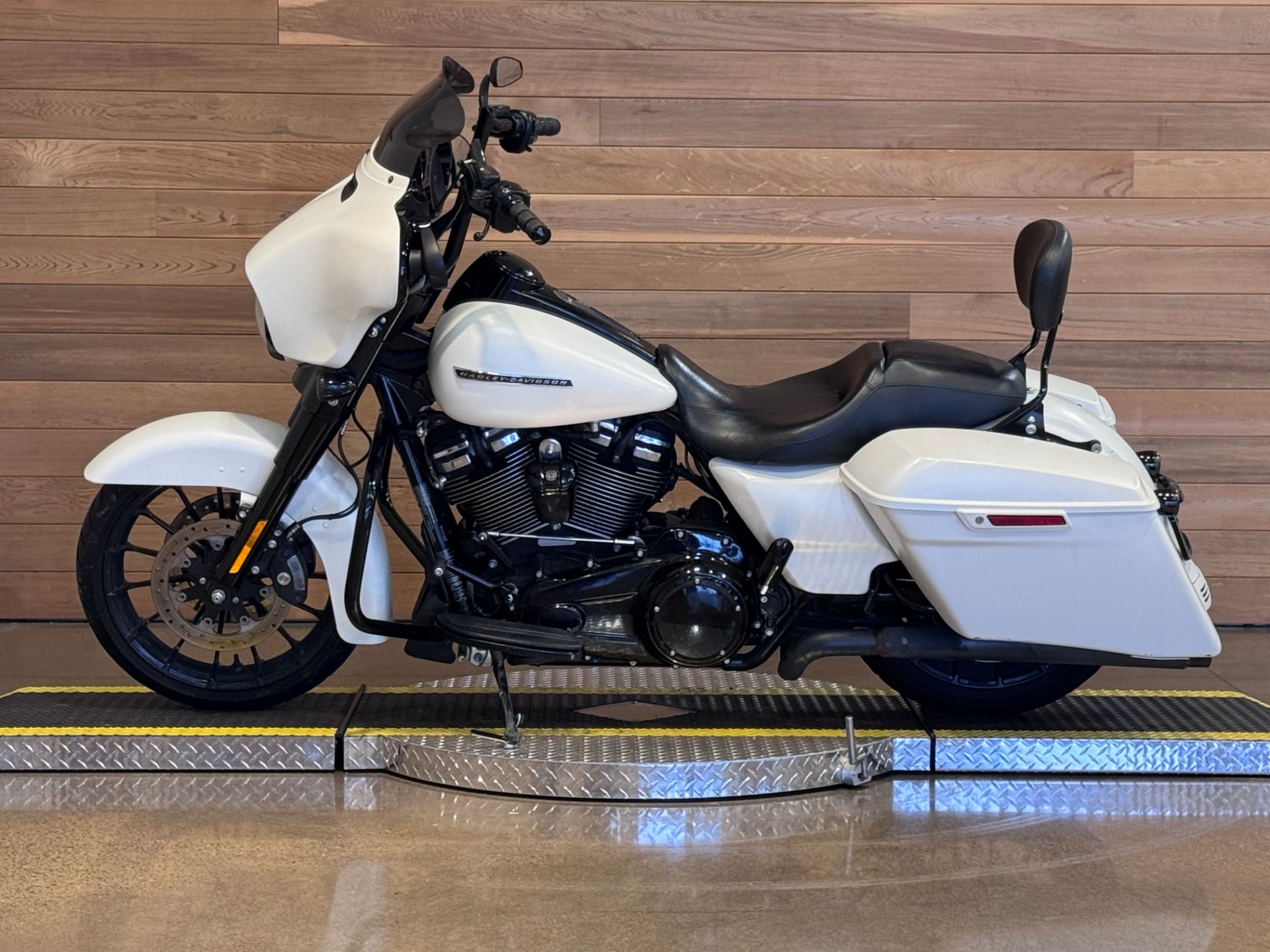 2018 Harley-Davidson Street Glide® Special in Salem, Oregon - Photo 5