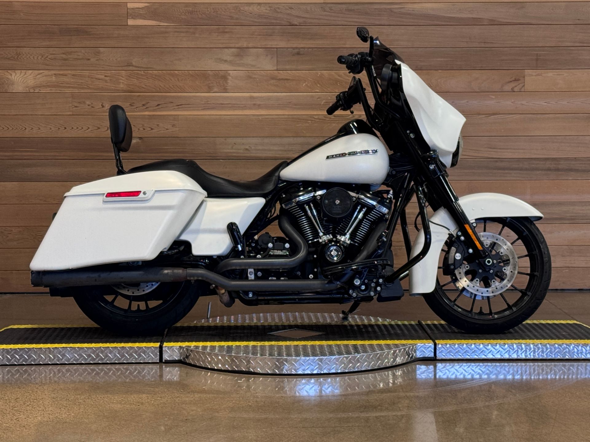 2018 Harley-Davidson Street Glide® Special in Salem, Oregon - Photo 1
