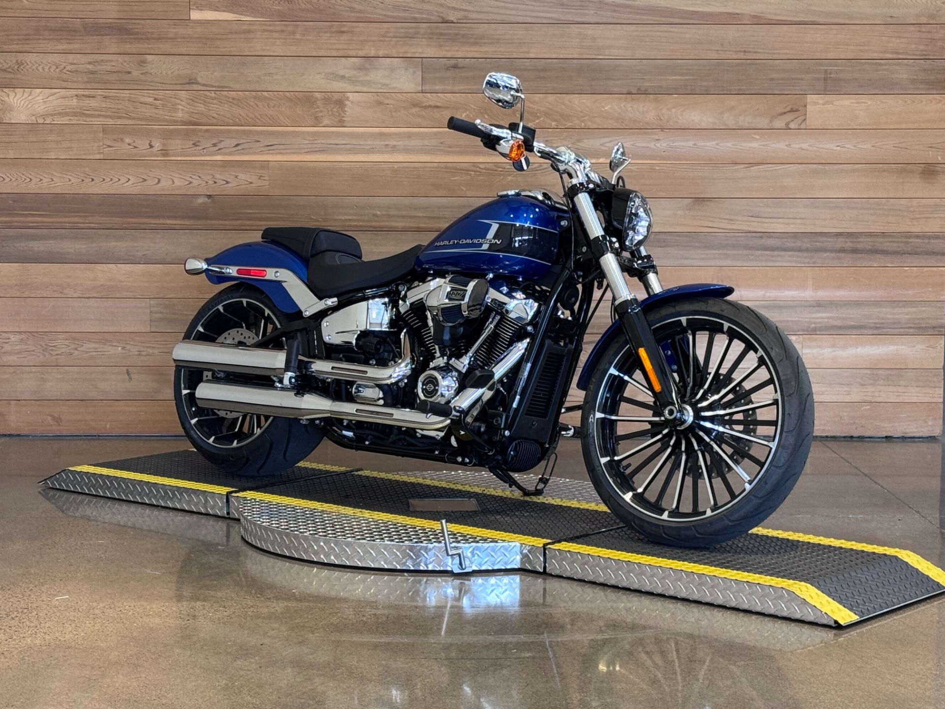 2024 Harley-Davidson Breakout® in Salem, Oregon - Photo 2