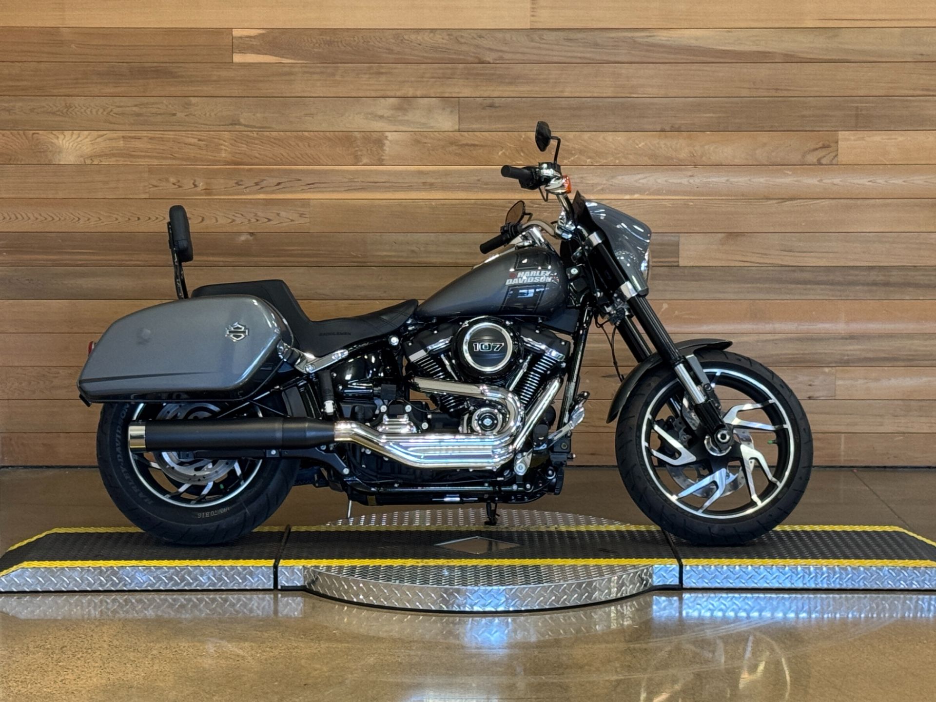 2021 Harley-Davidson Sport Glide® in Salem, Oregon - Photo 1