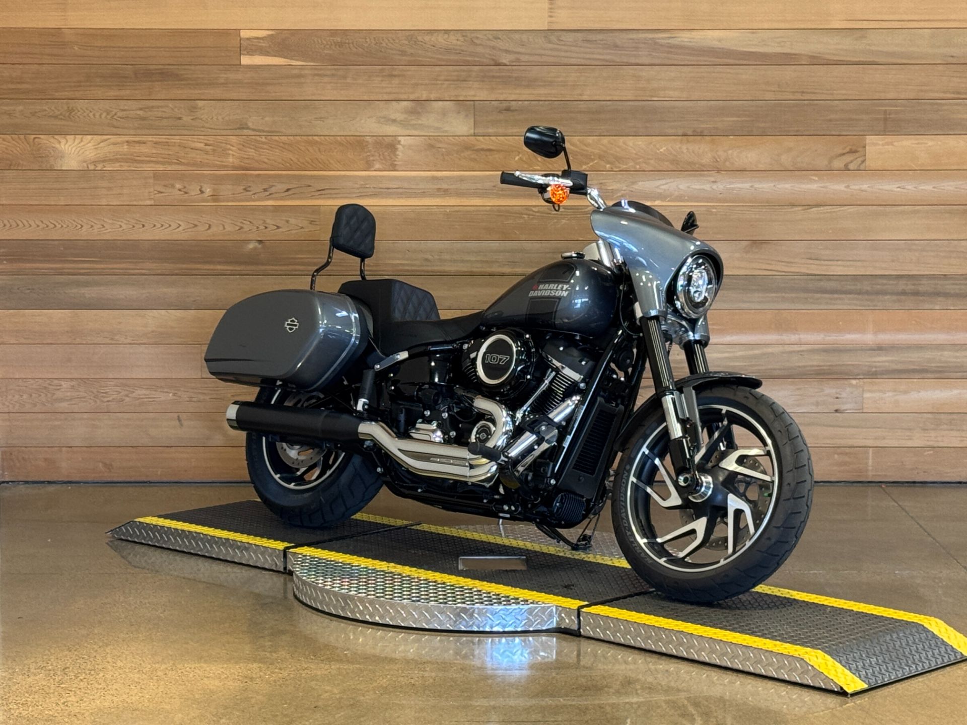 2021 Harley-Davidson Sport Glide® in Salem, Oregon - Photo 2
