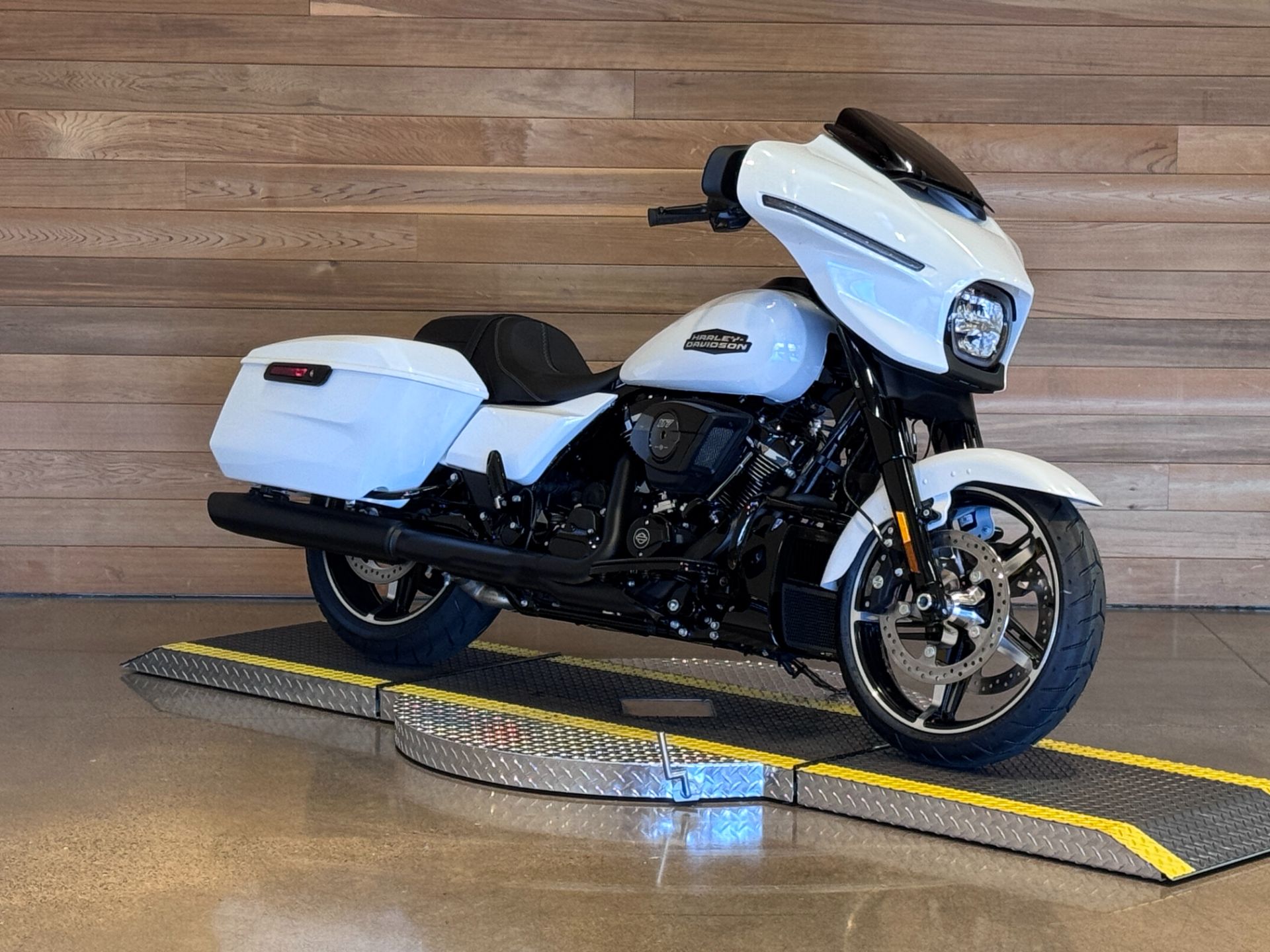 2025 Harley-Davidson Street Glide® in Salem, Oregon - Photo 2