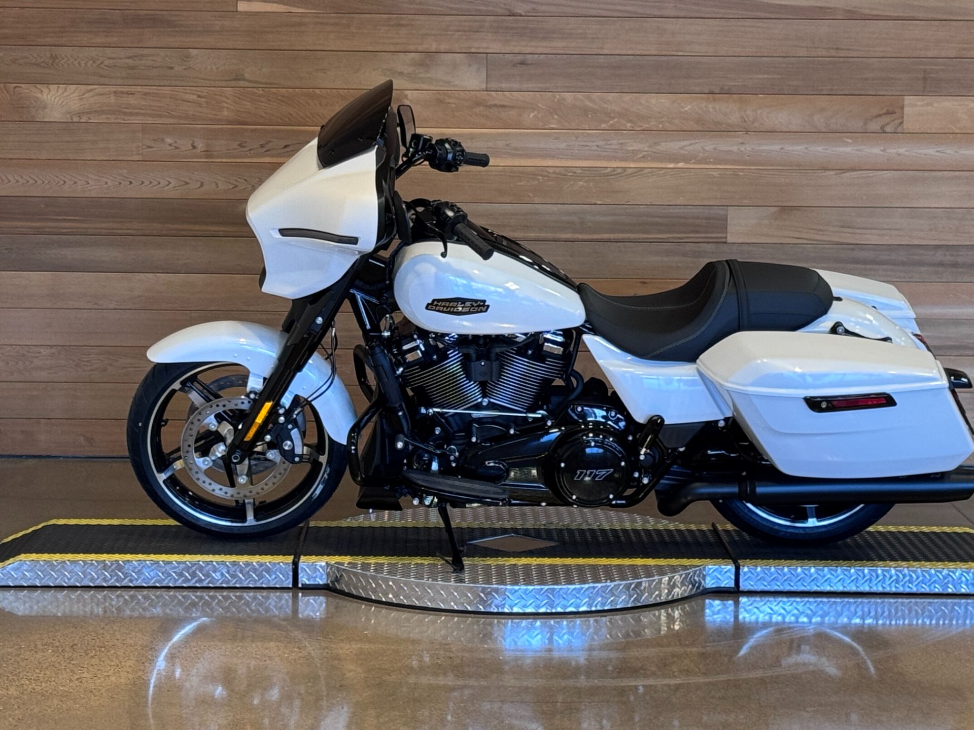 2025 Harley-Davidson Street Glide® in Salem, Oregon - Photo 5
