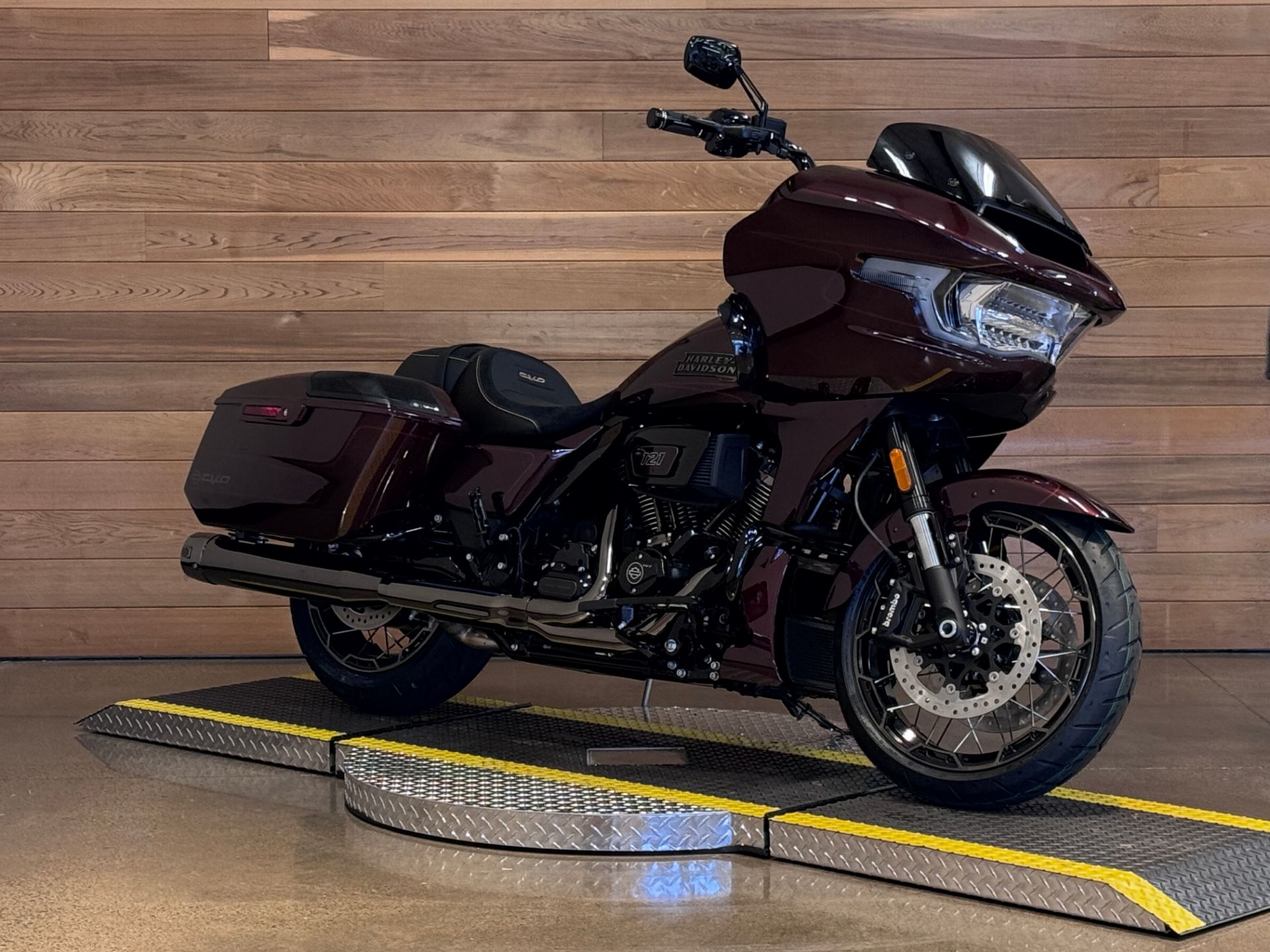 2024 Harley-Davidson CVO™ Road Glide® in Salem, Oregon - Photo 2