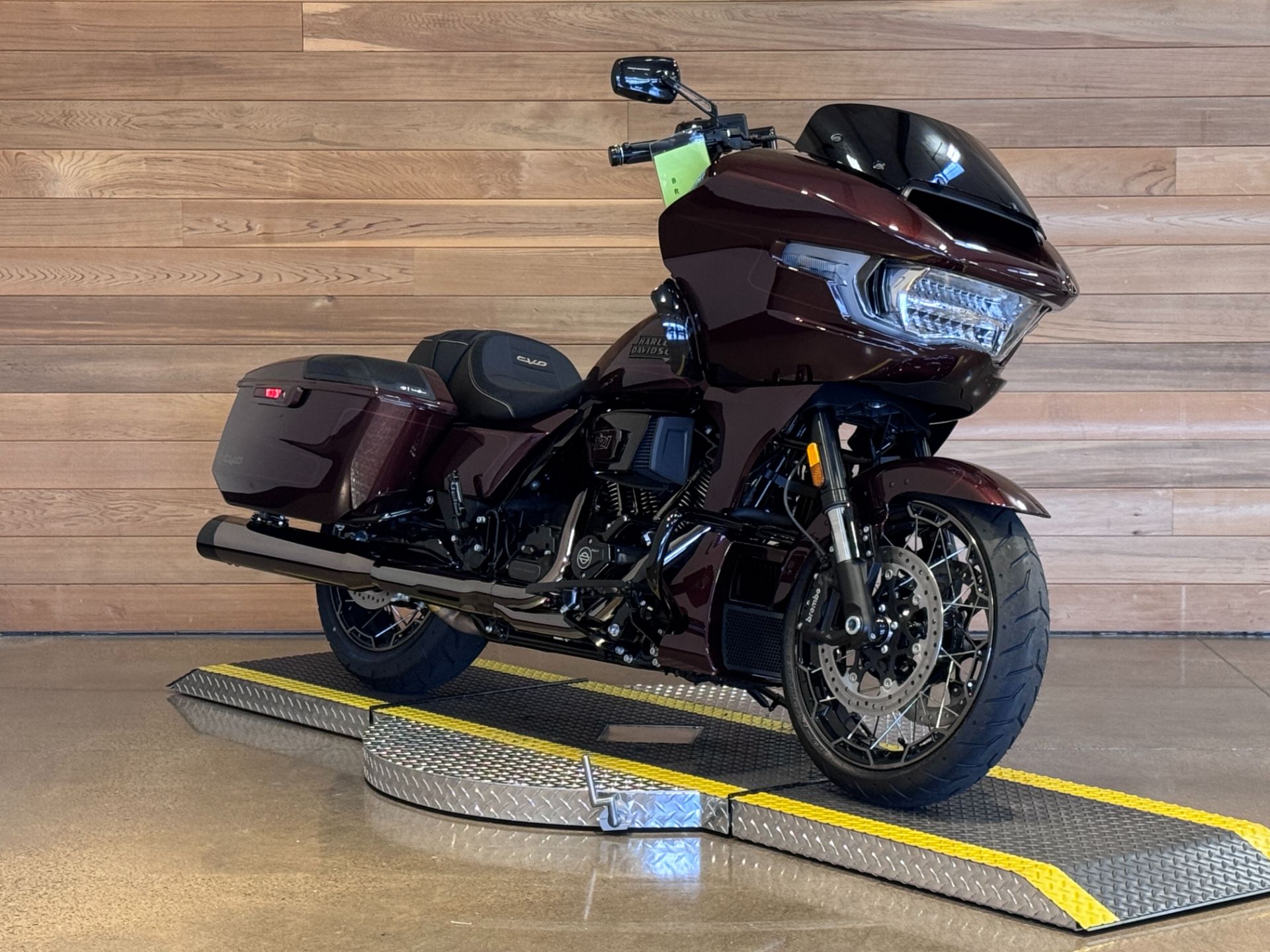 2024 Harley-Davidson CVO™ Road Glide® in Salem, Oregon - Photo 2