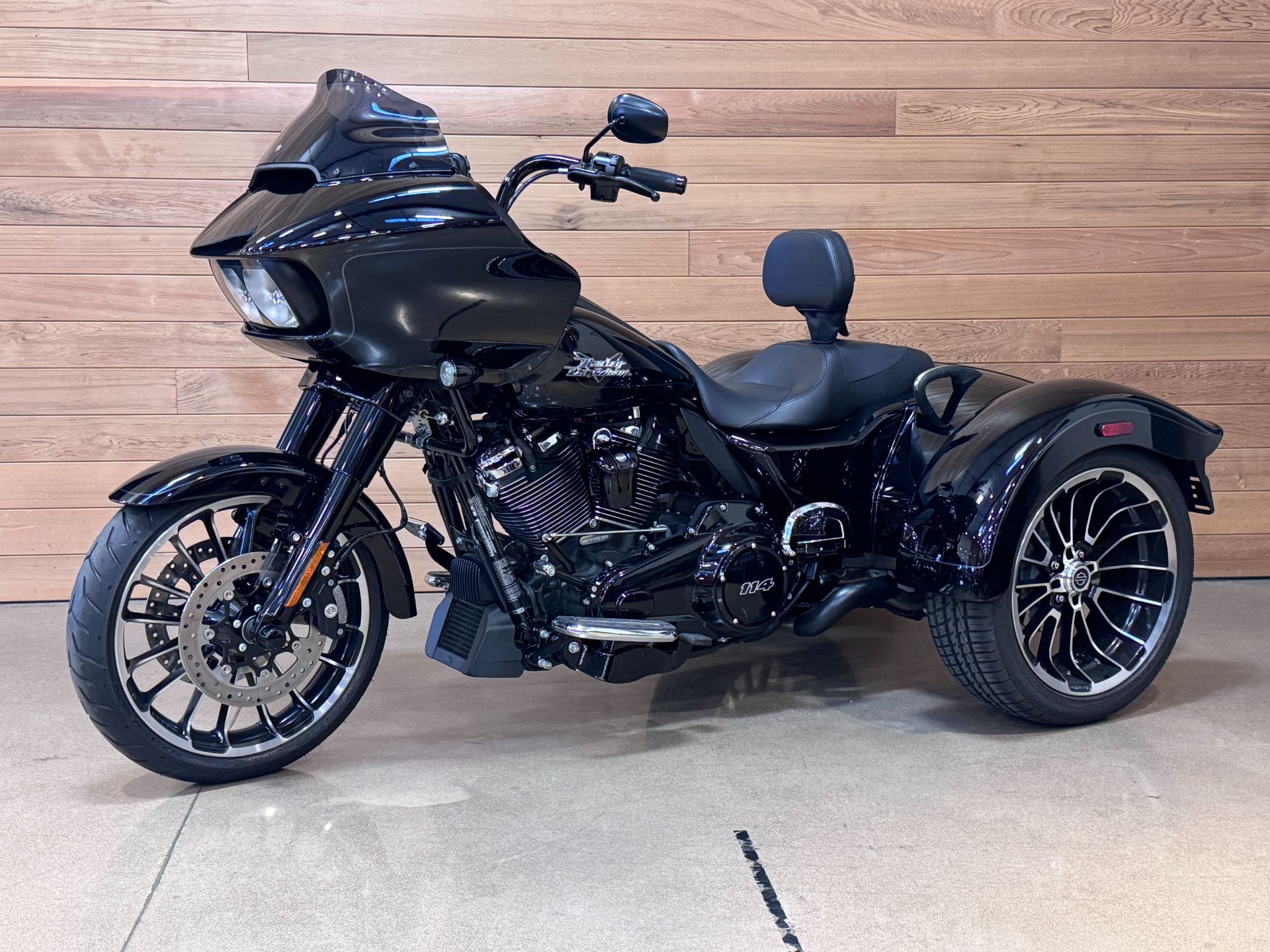2023 Harley-Davidson Road Glide® 3 in Salem, Oregon - Photo 4