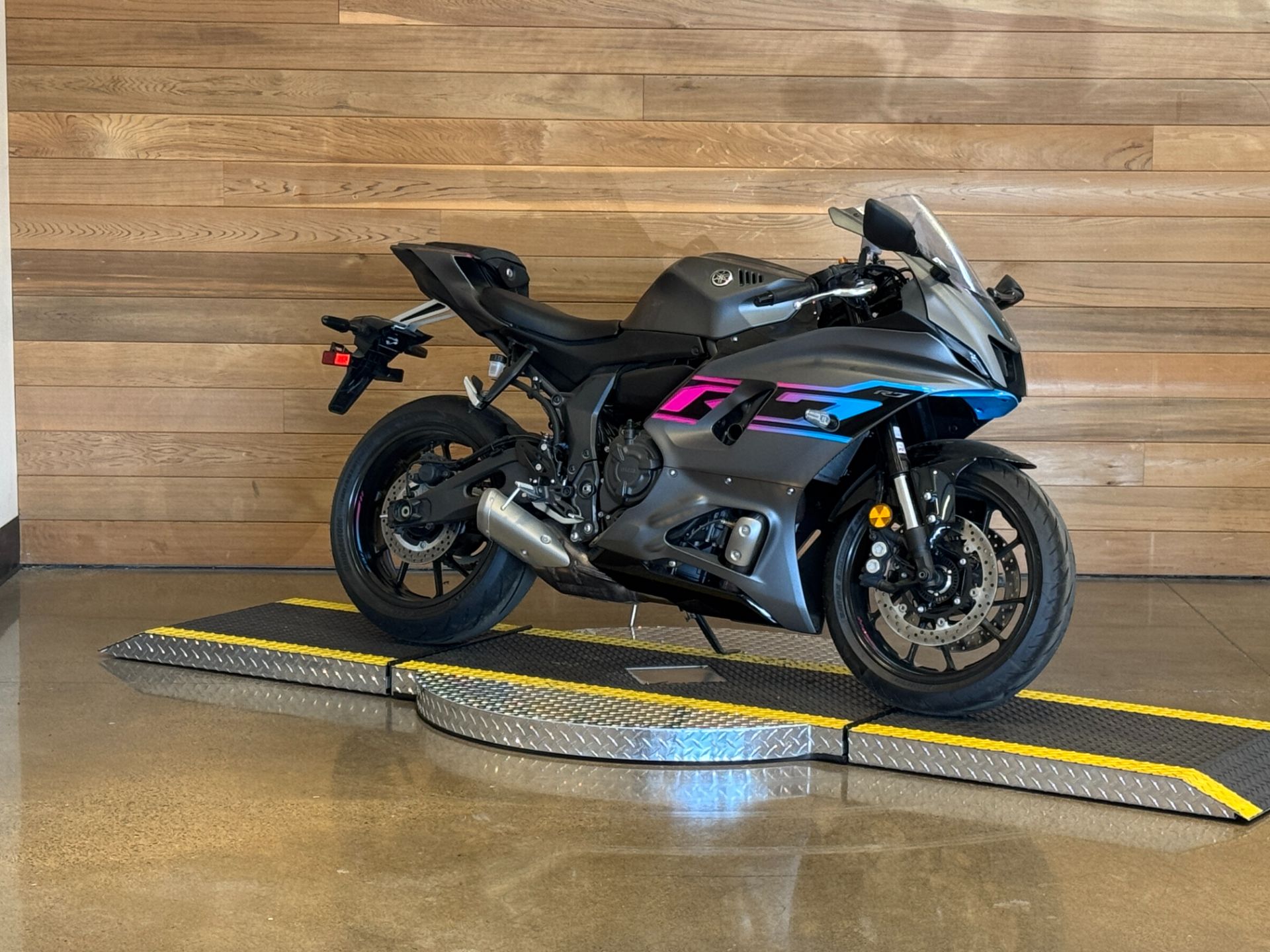 2024 Yamaha YZF-R7 in Salem, Oregon - Photo 2