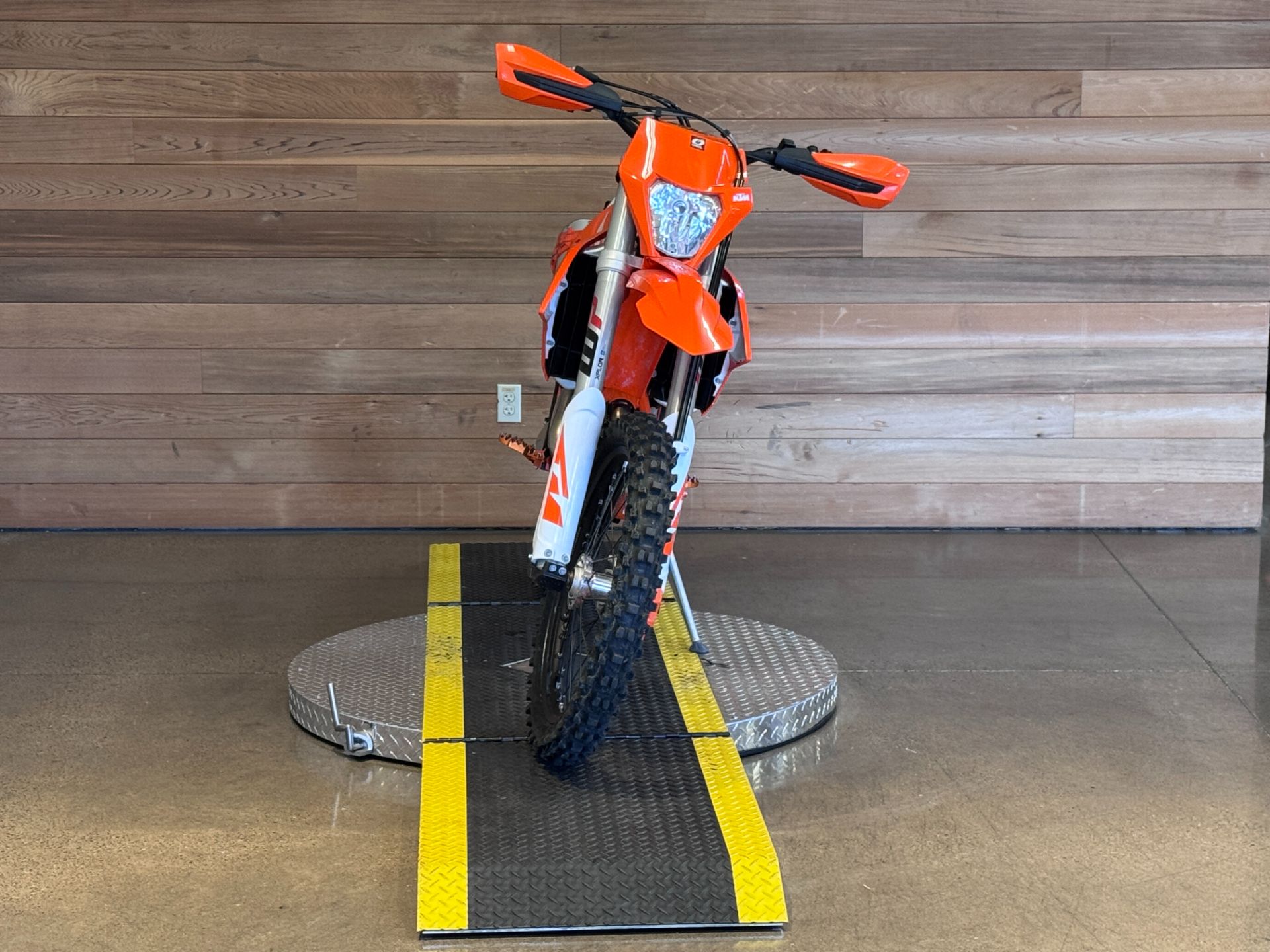 2023 KTM 450 XCF-W in Salem, Oregon - Photo 3