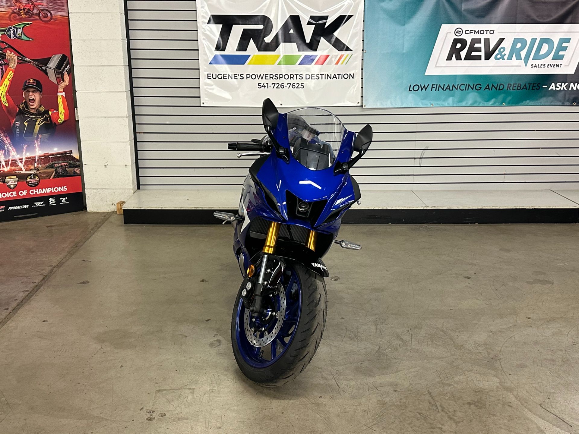 2025 Yamaha YZF-R7 3