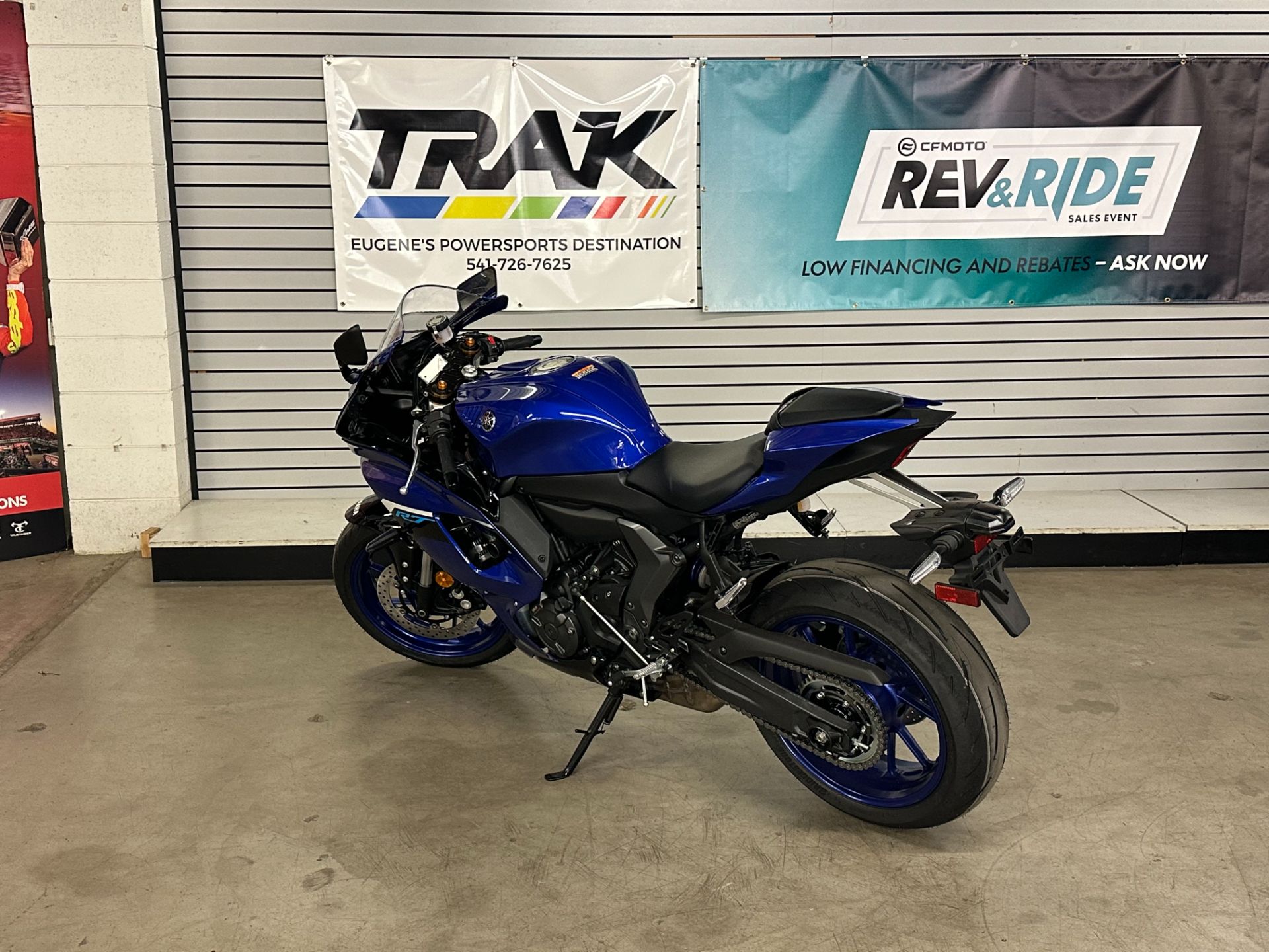 2025 Yamaha YZF-R7 6