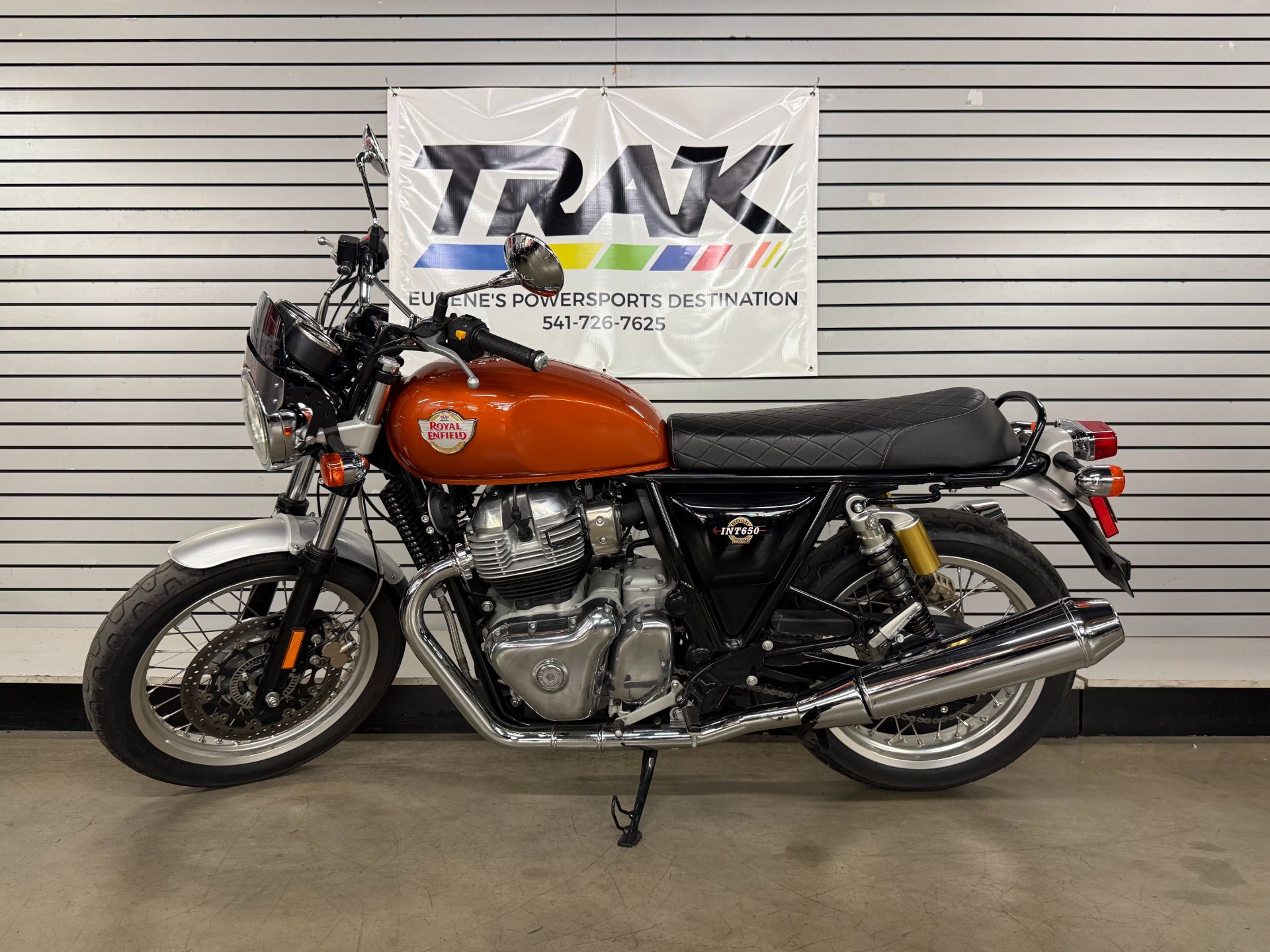 2021 Royal Enfield INT650 in Eugene, Oregon - Photo 2