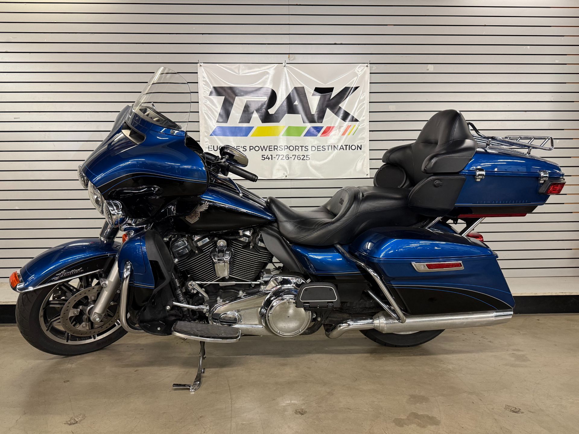 2018 Harley-Davidson 115th Anniversary Ultra Limited in Eugene, Oregon - Photo 2