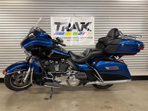 2018 Harley-Davidson 115th Anniversary Ultra Limited in Eugene, Oregon - Photo 2