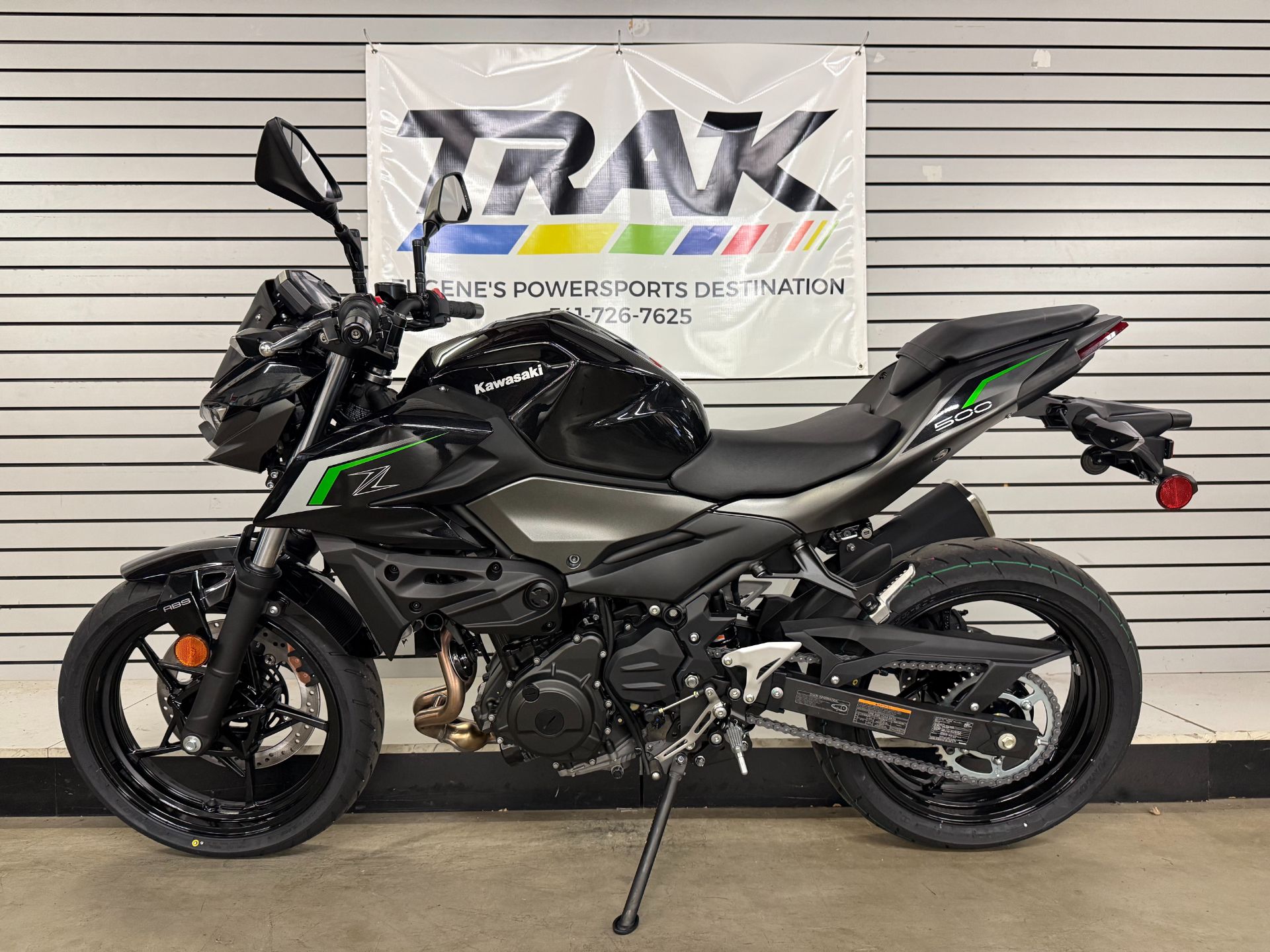 2025 Kawasaki Z500 ABS in Eugene, Oregon - Photo 2