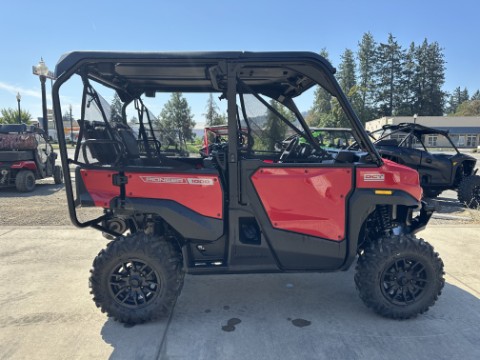2026 Honda Pioneer 1000-5 Deluxe — photo 1 of 18