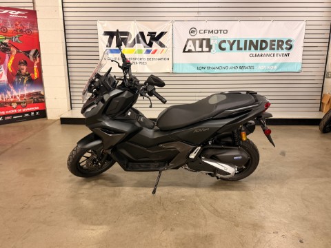 2027 Honda ADV160 — photo 1 of 17