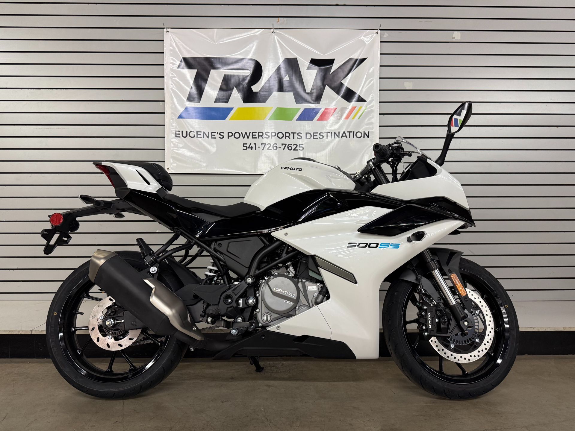 2025 CFMOTO 300SS in Eugene, Oregon - Photo 1
