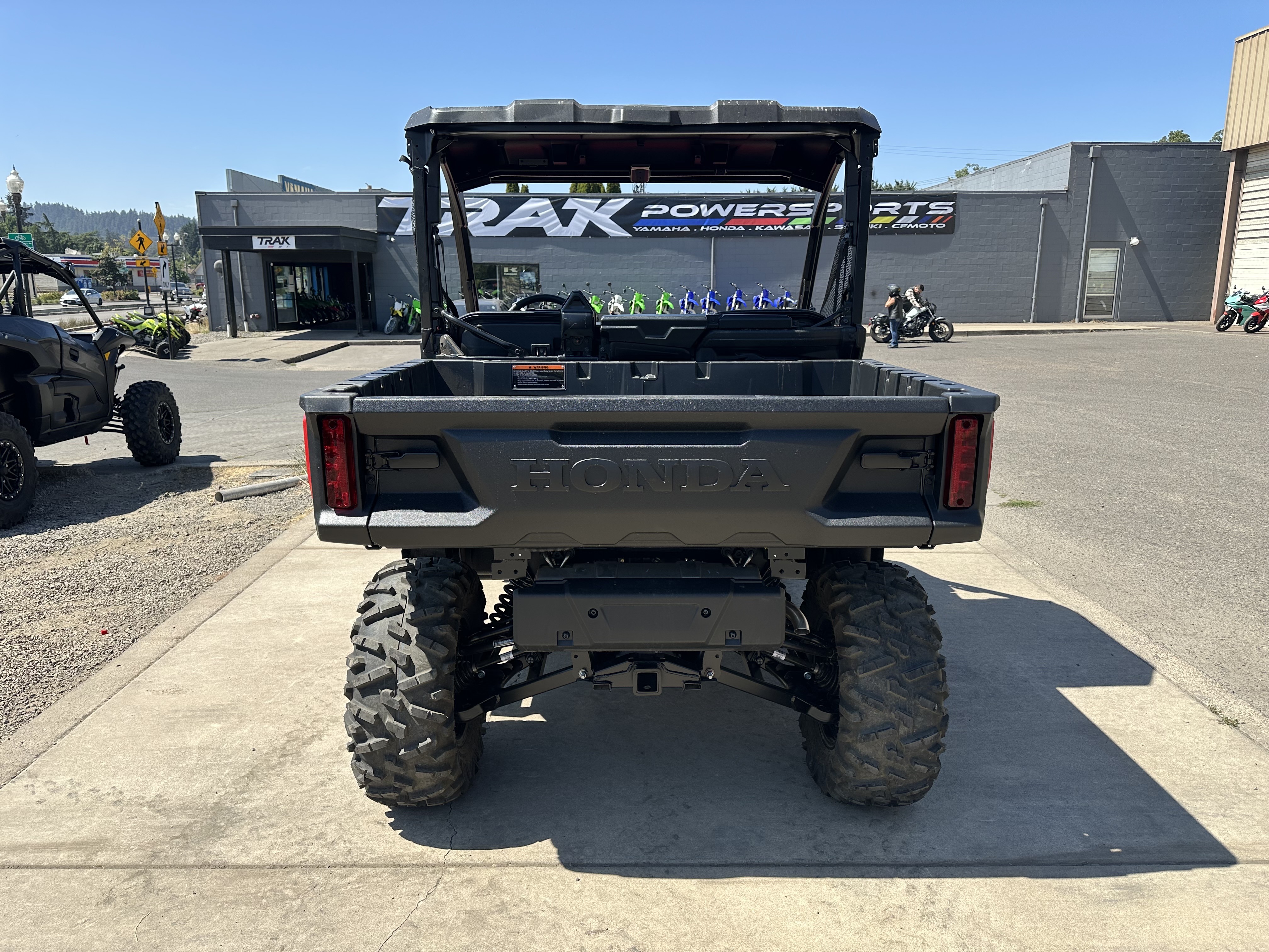 2026 Honda Pioneer 1000 Deluxe 3