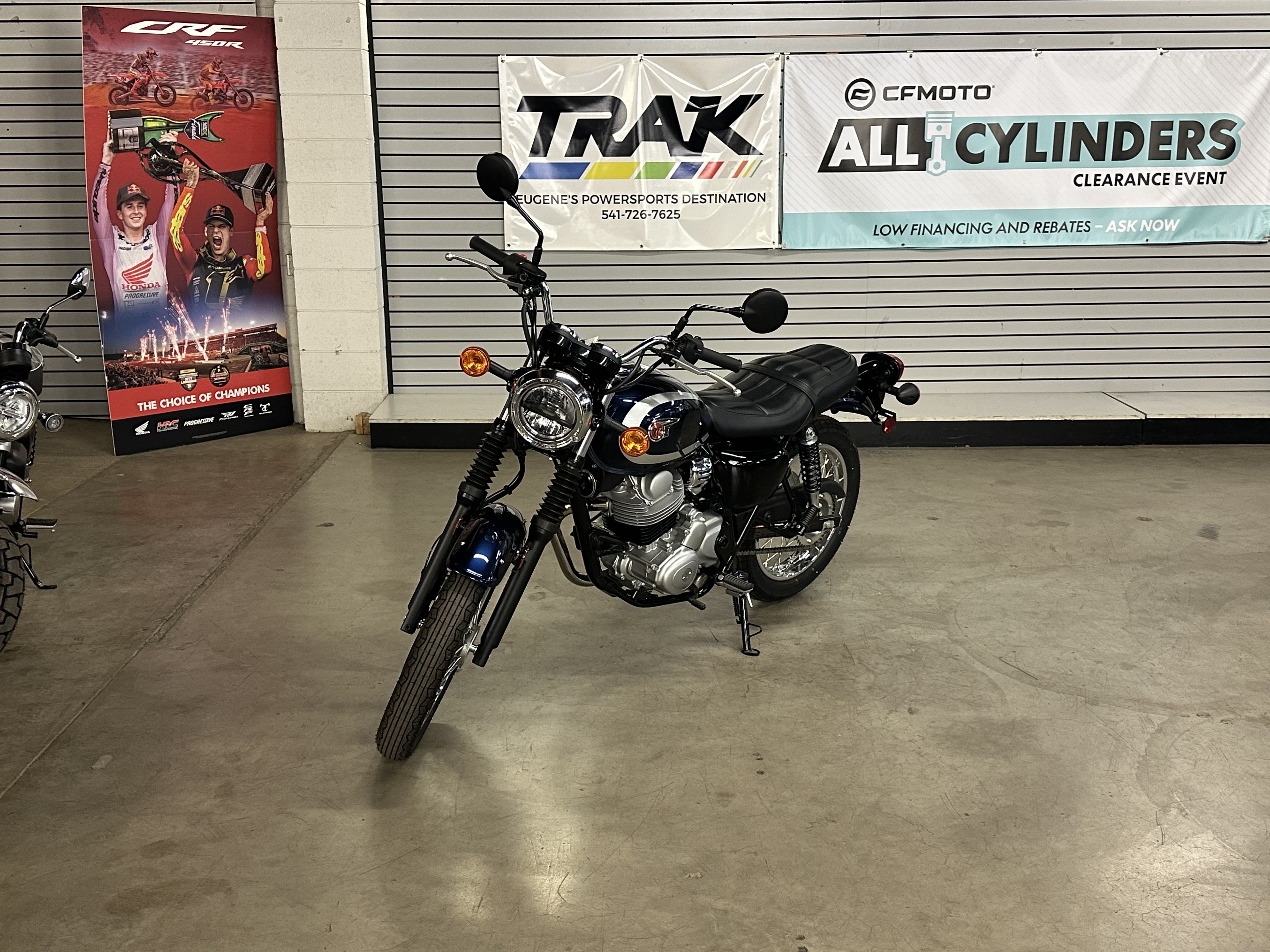 2025 Kawasaki W230 ABS 4