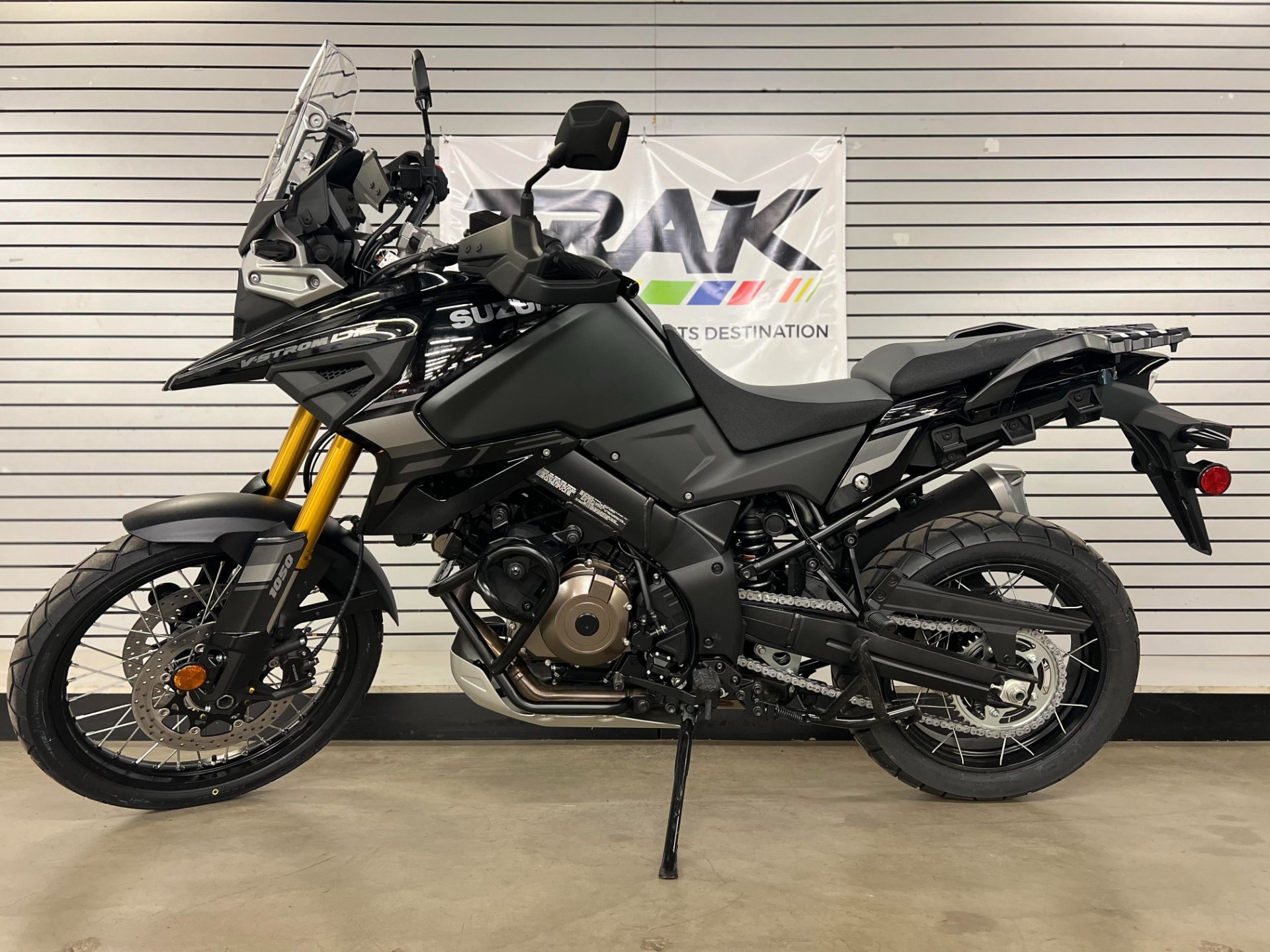 2024 Suzuki V-Strom 1050DE Adventure in Eugene, Oregon - Photo 2