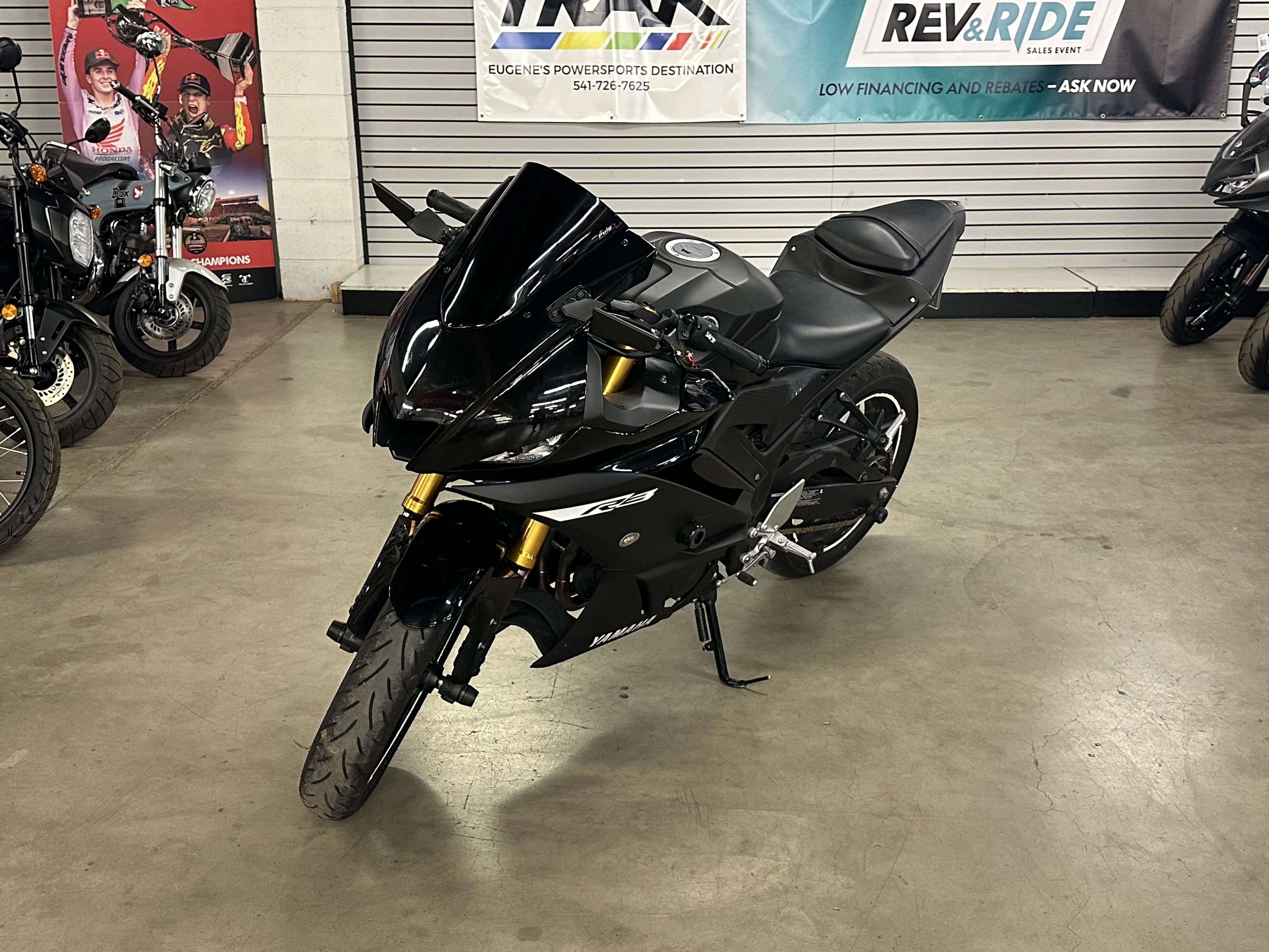 2019 Yamaha YZF-R3 4
