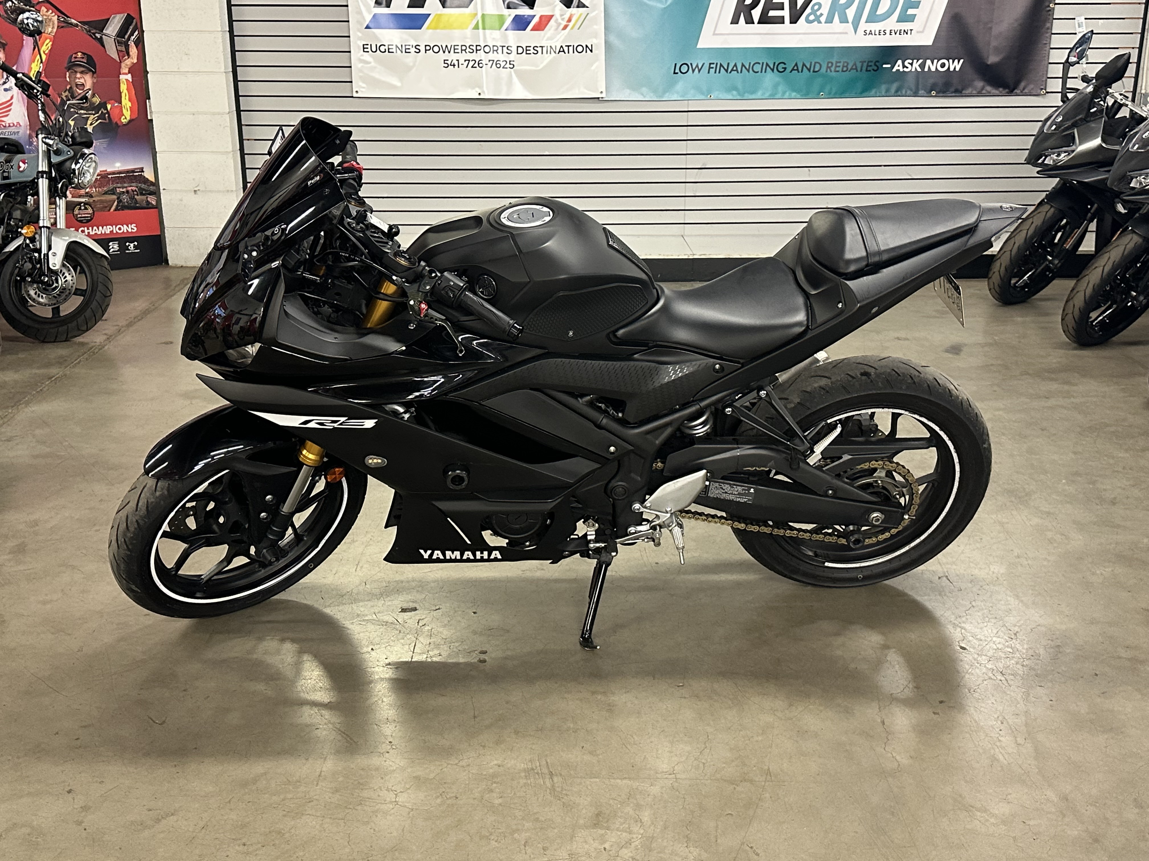2019 Yamaha YZF-R3 5
