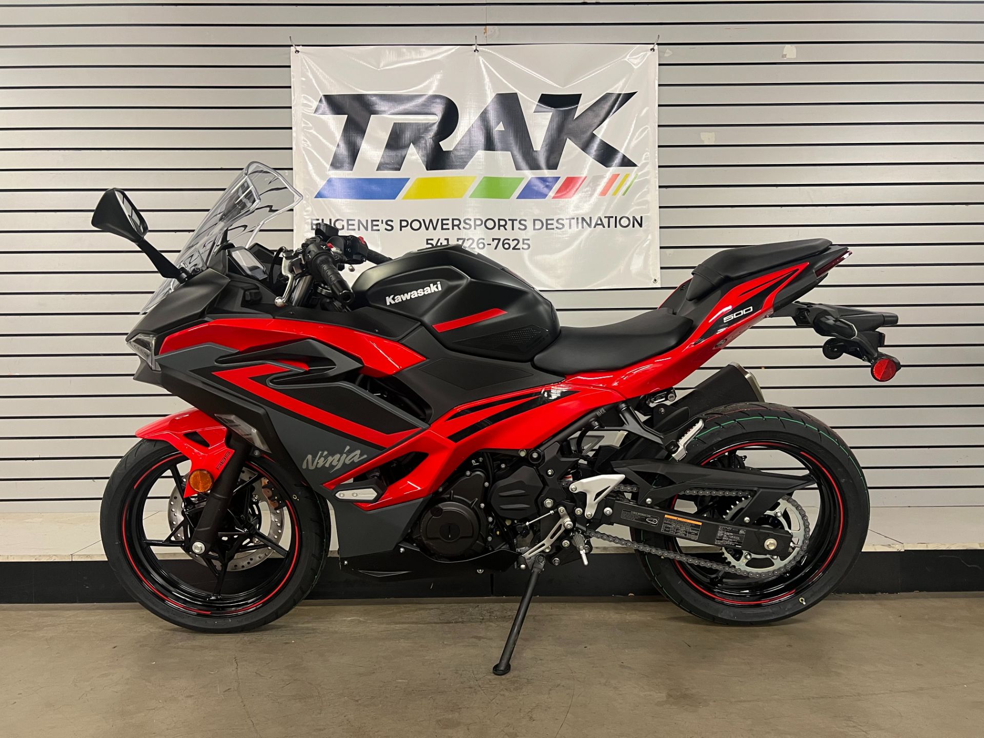 2025 Kawasaki Ninja 500 SE ABS in Eugene, Oregon - Photo 2