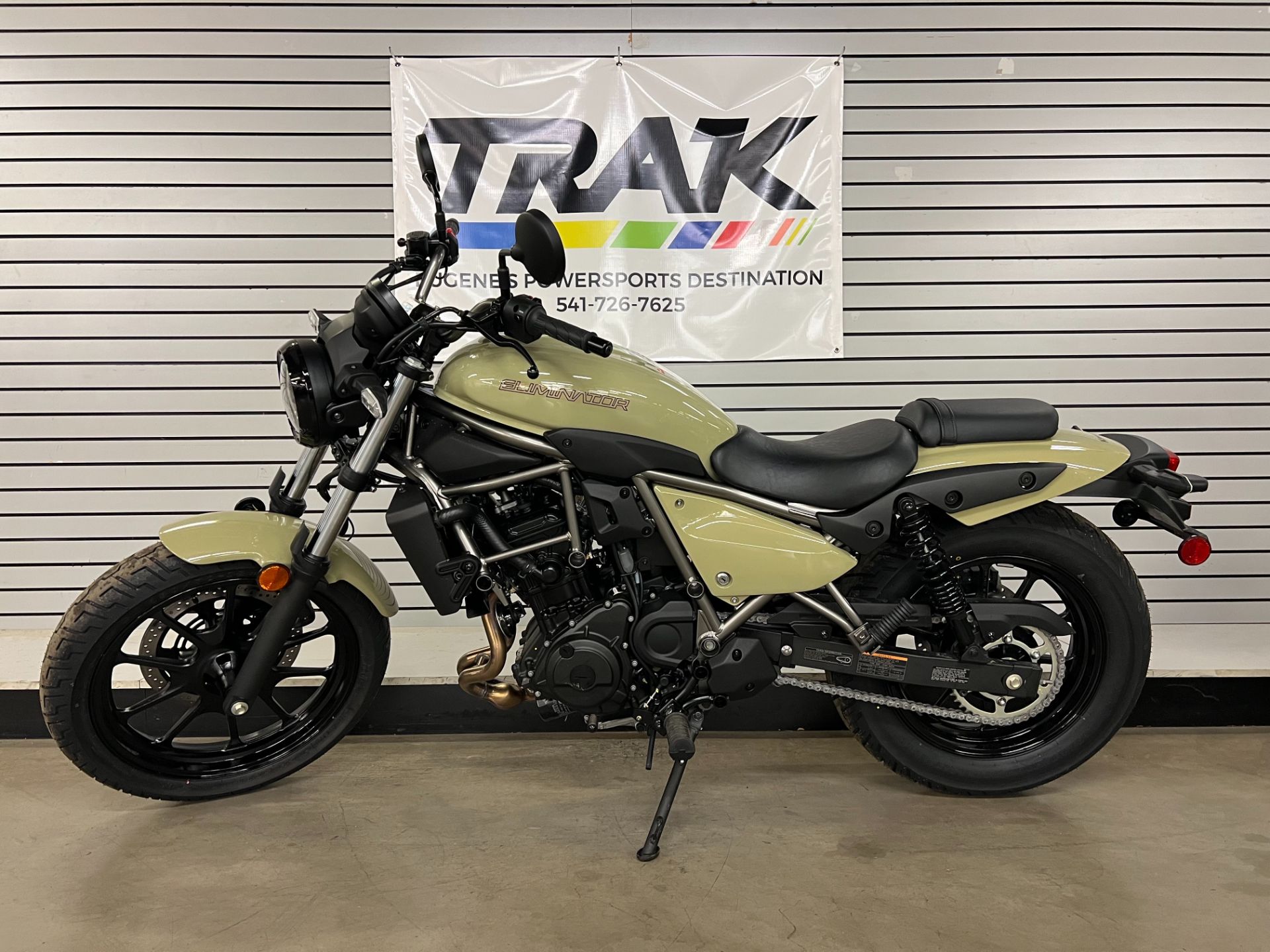 2025 Kawasaki Eliminator ABS in Eugene, Oregon - Photo 2