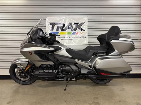 2025 Honda Gold Wing Tour Automatic DCT in Eugene, Oregon - Photo 2