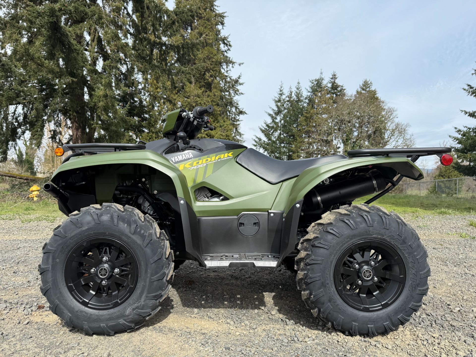 2025 Yamaha Kodiak 700 EPS in Eugene, Oregon - Photo 2