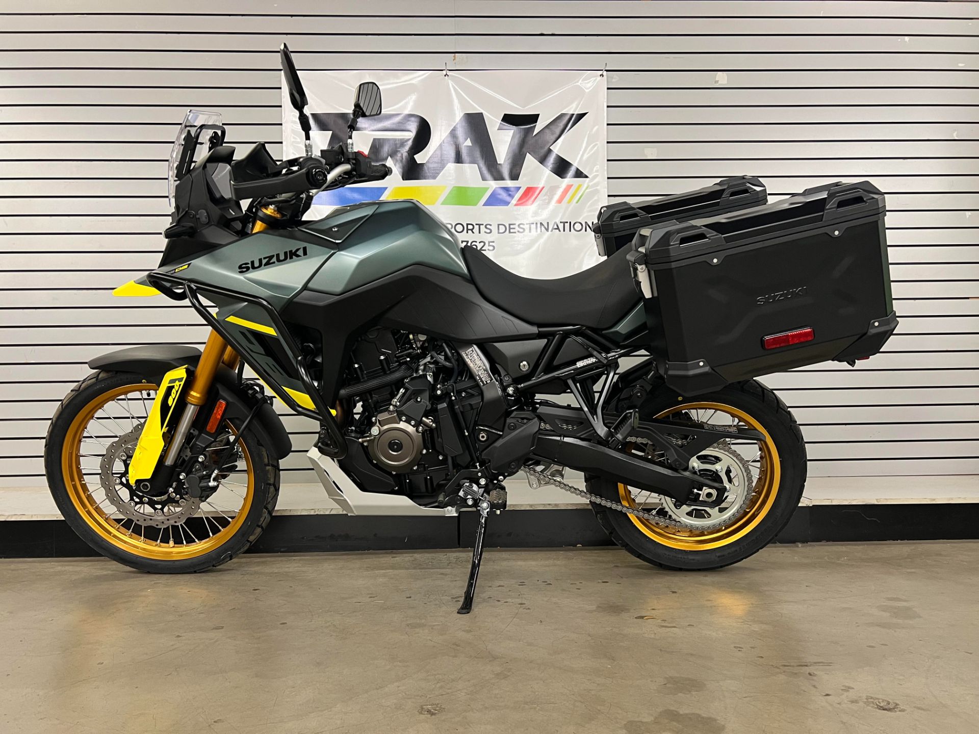 2024 Suzuki V-Strom 800DE in Eugene, Oregon - Photo 2