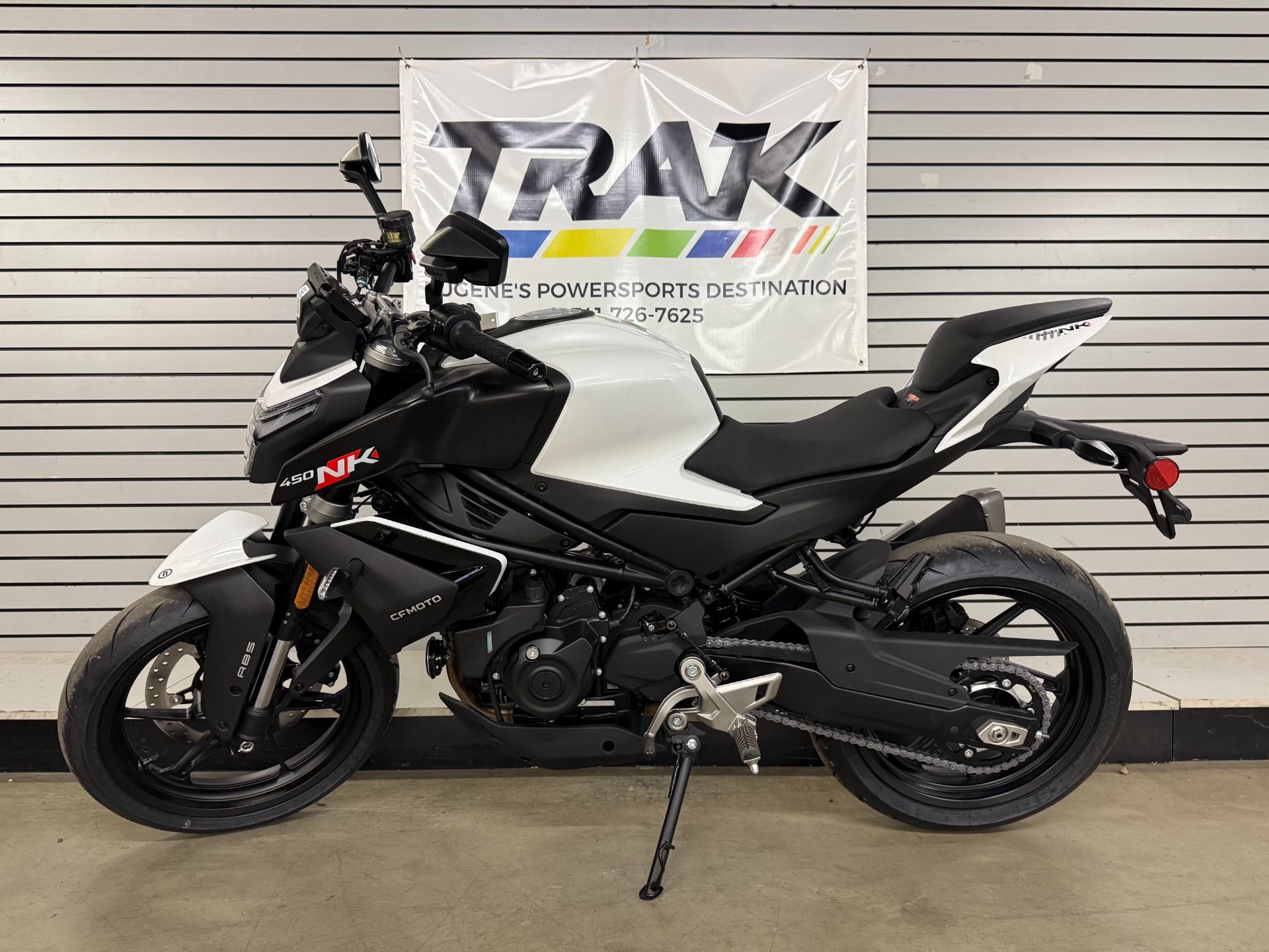 2025 CFMOTO 450NK in Eugene, Oregon - Photo 2