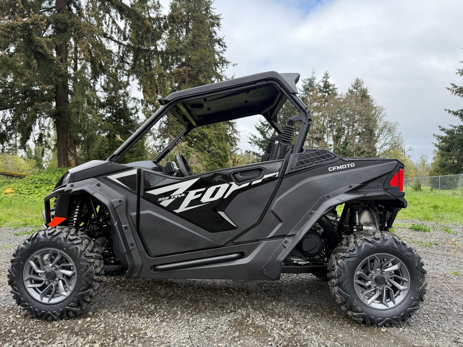 2025 CFMOTO ZForce 950 Trail in Eugene, Oregon - Photo 2