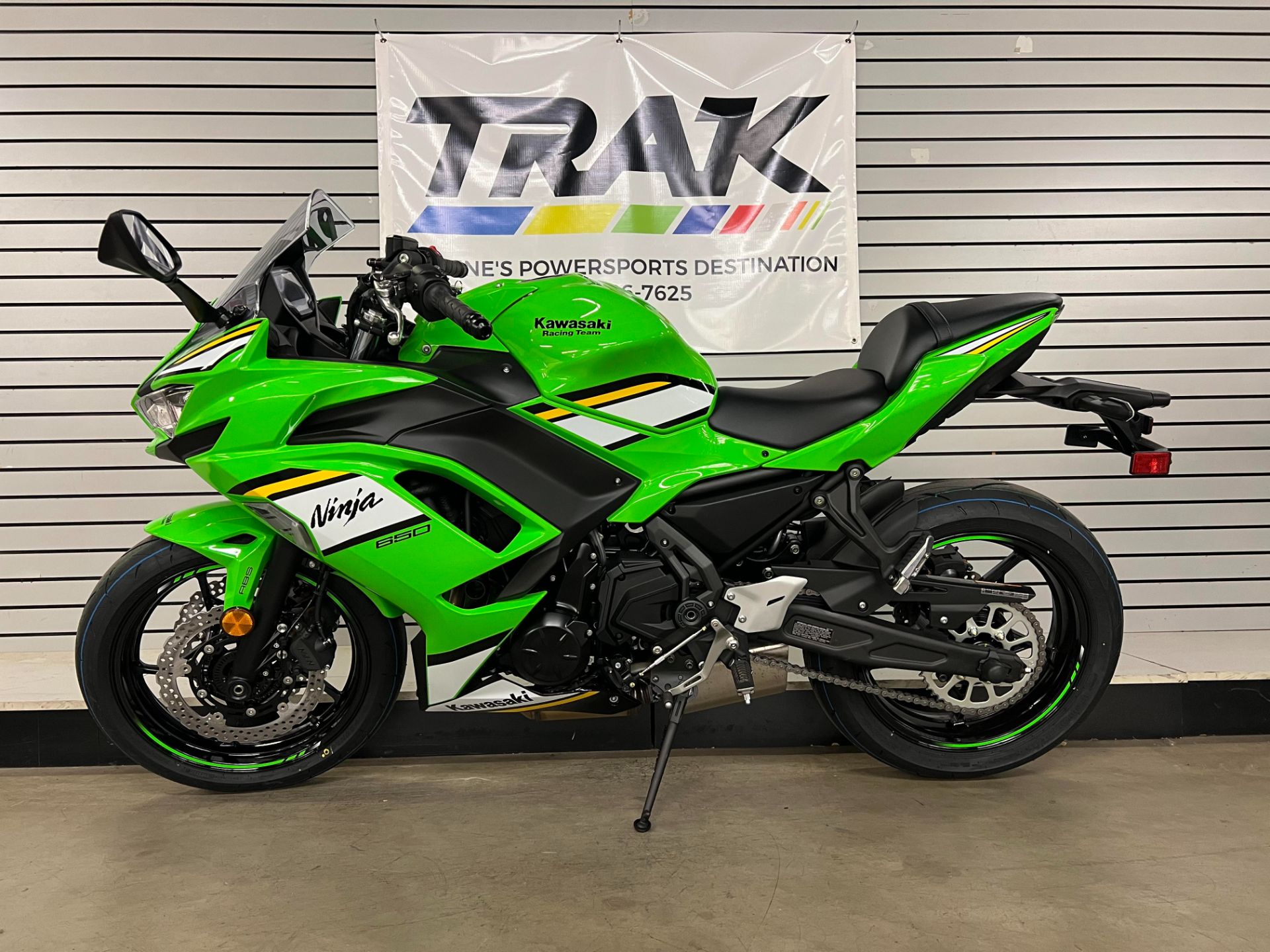 2025 Kawasaki Ninja 650 KRT Edition ABS in Eugene, Oregon - Photo 2