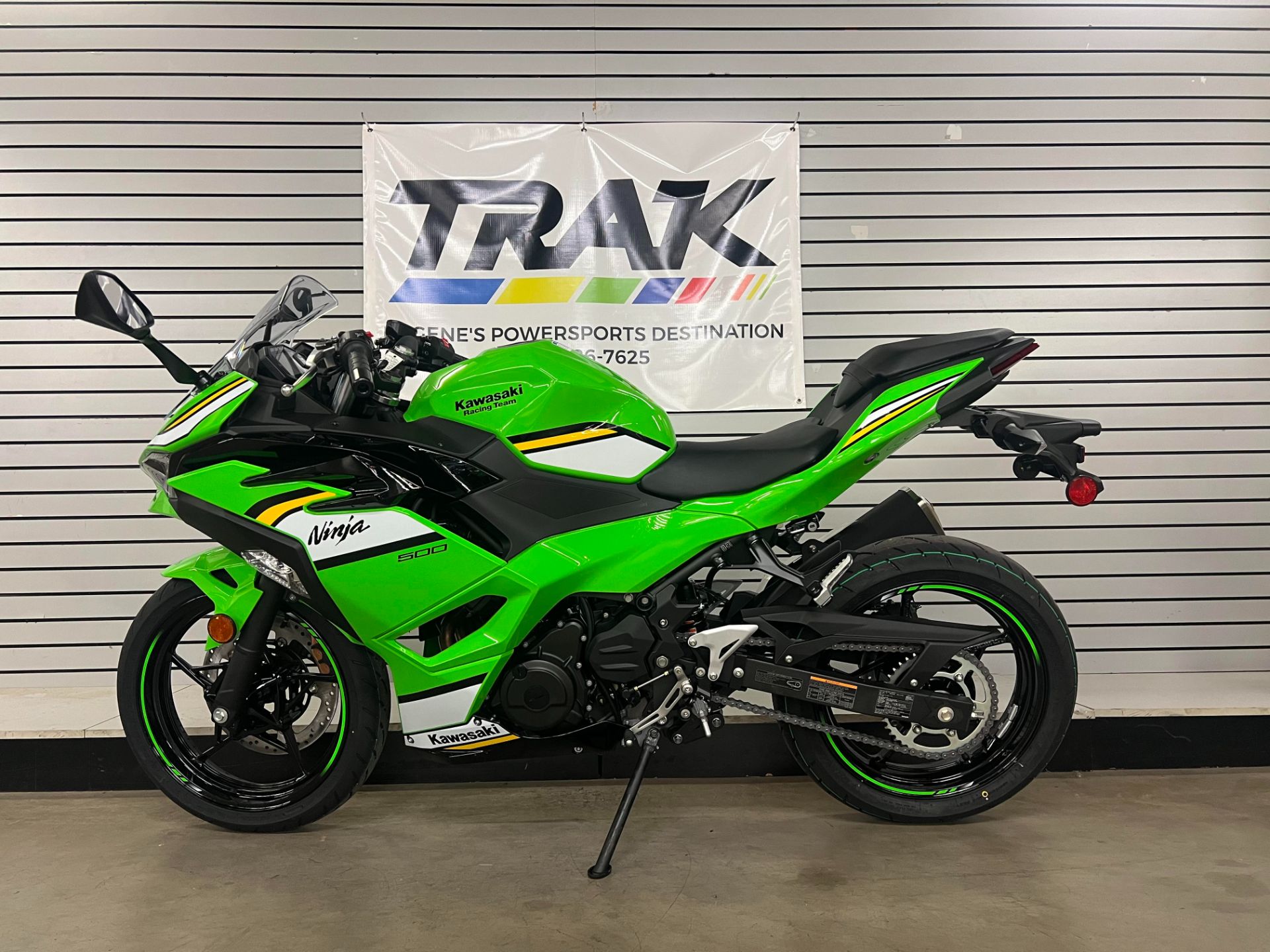 2025 Kawasaki Ninja 500 KRT Edition in Eugene, Oregon - Photo 2