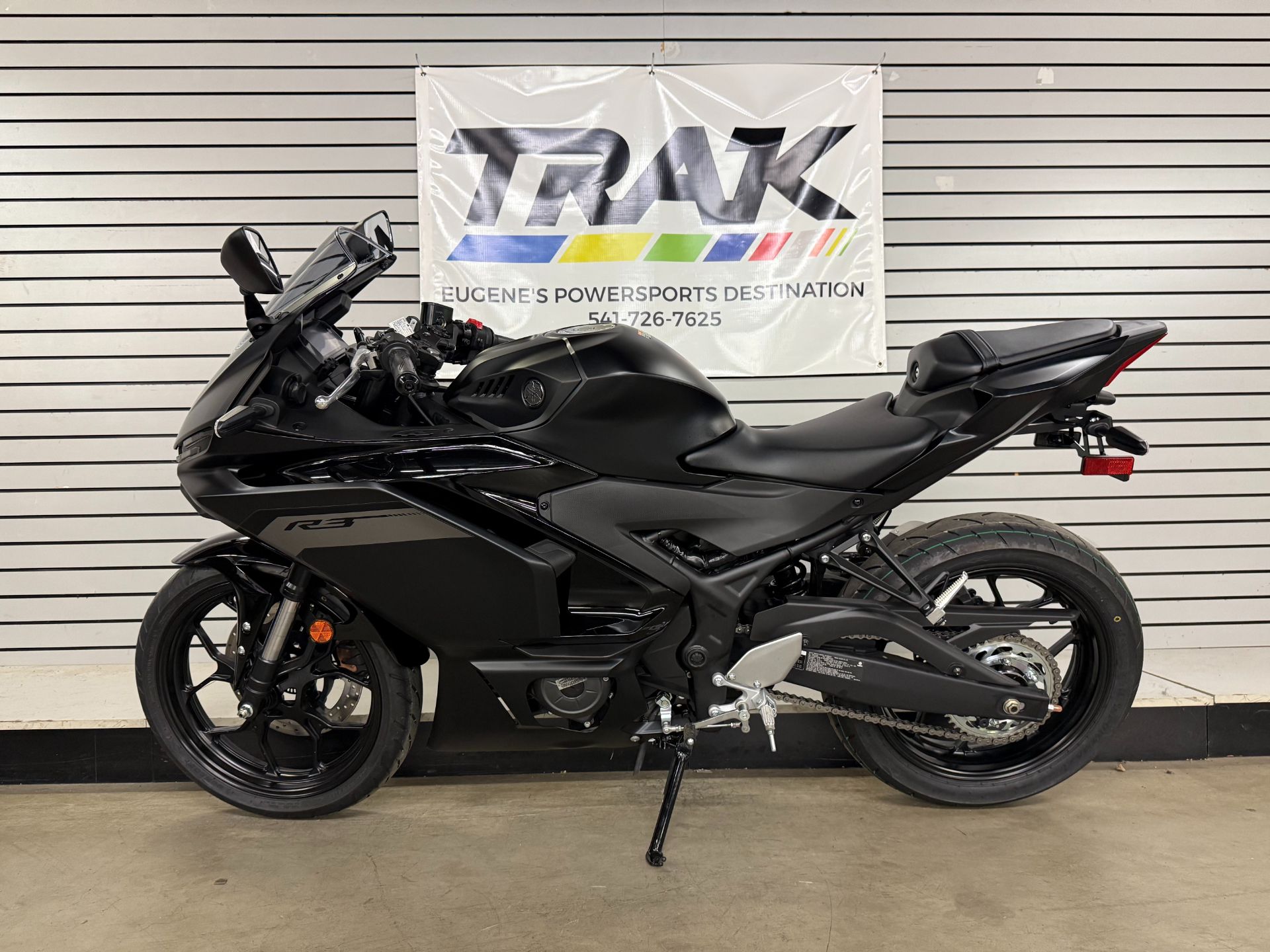 2025 Yamaha YZF-R3 in Eugene, Oregon - Photo 2