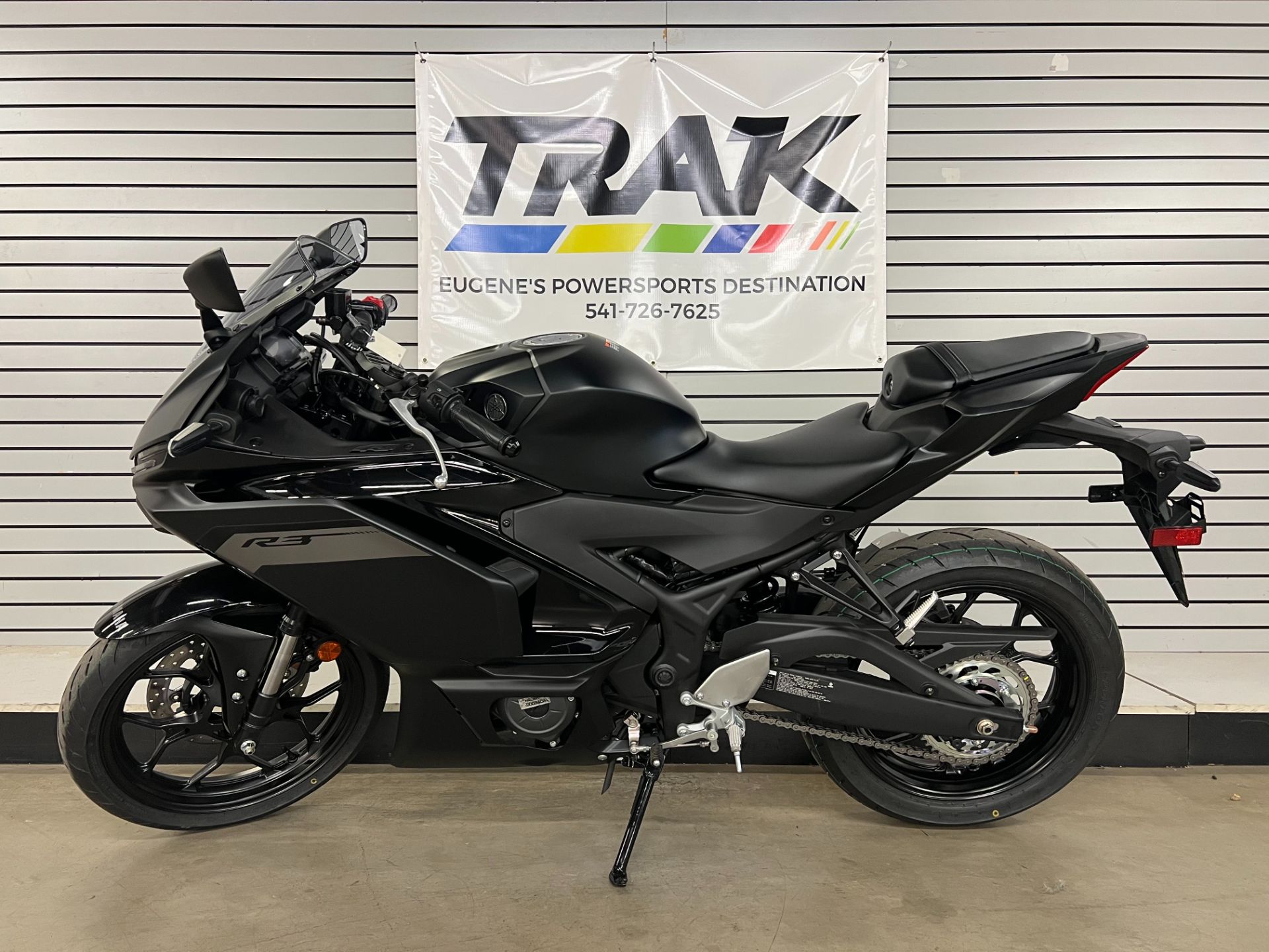 2025 Yamaha YZF-R3 in Eugene, Oregon - Photo 2