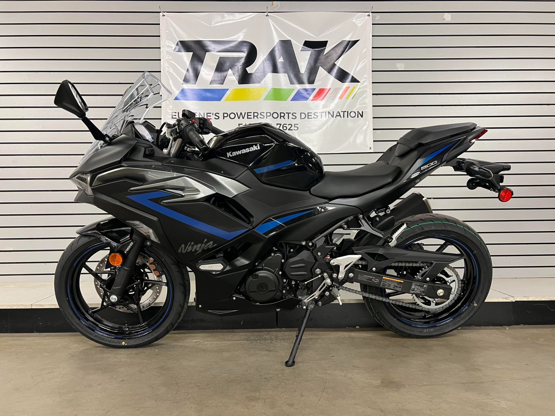 2025 Kawasaki Ninja 500 SE ABS in Eugene, Oregon - Photo 2