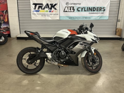2023 Kawasaki Ninja 650 — photo 1 of 16
