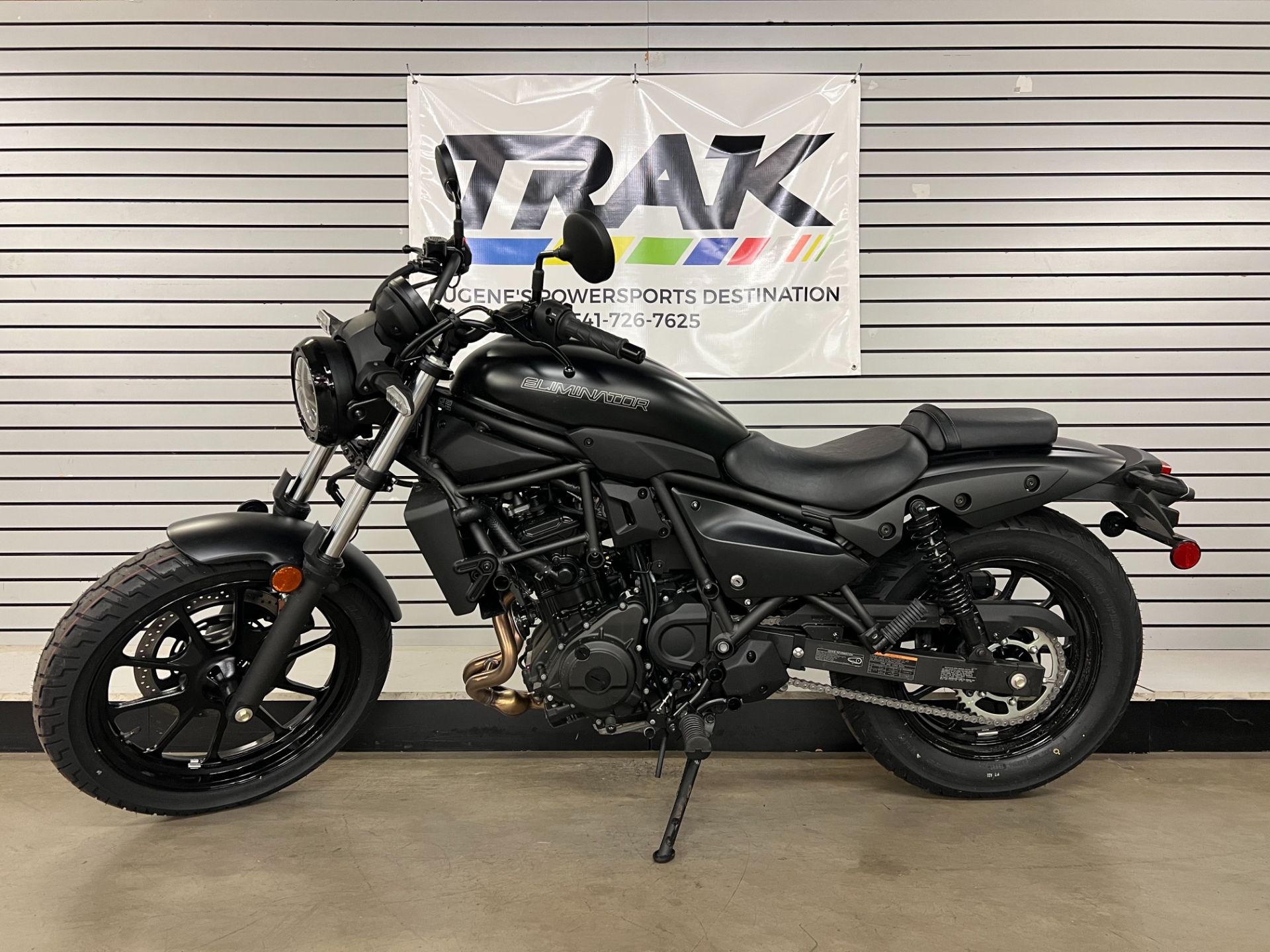 2025 Kawasaki Eliminator ABS in Eugene, Oregon - Photo 2