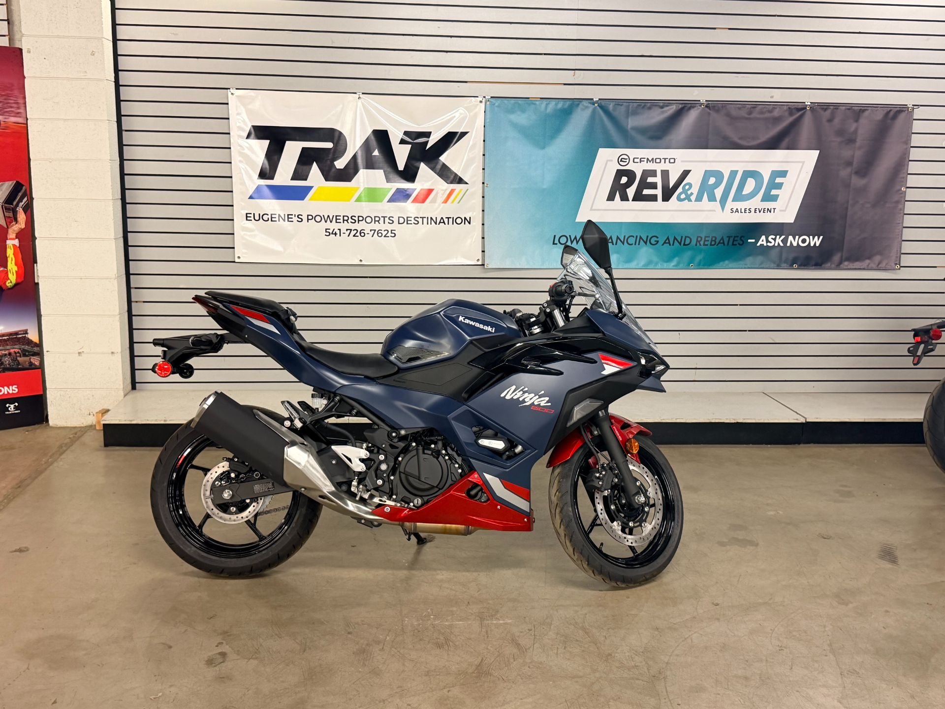 2026 Kawasaki Ninja® 500 ABS 1