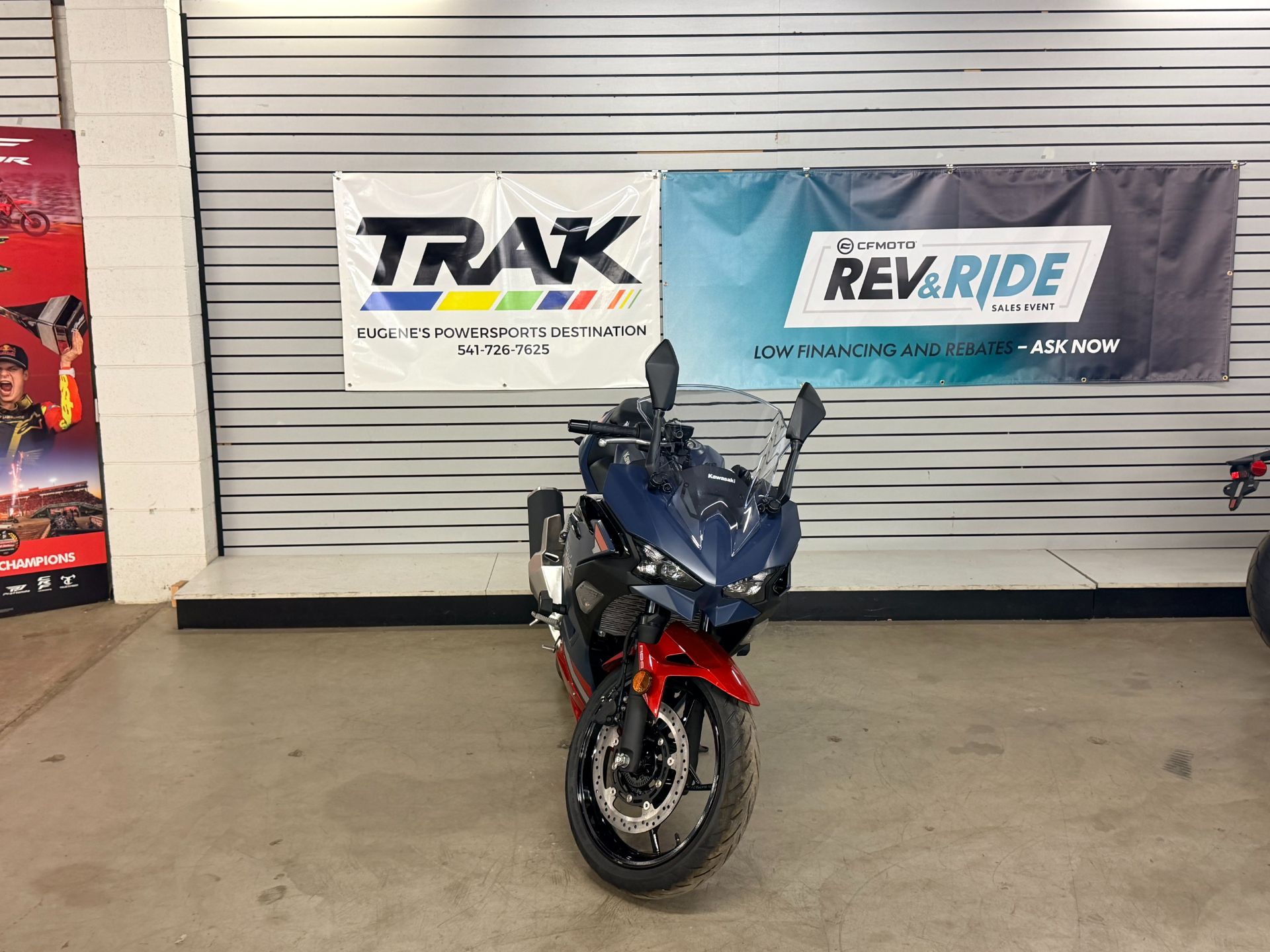 2026 Kawasaki Ninja® 500 ABS 3