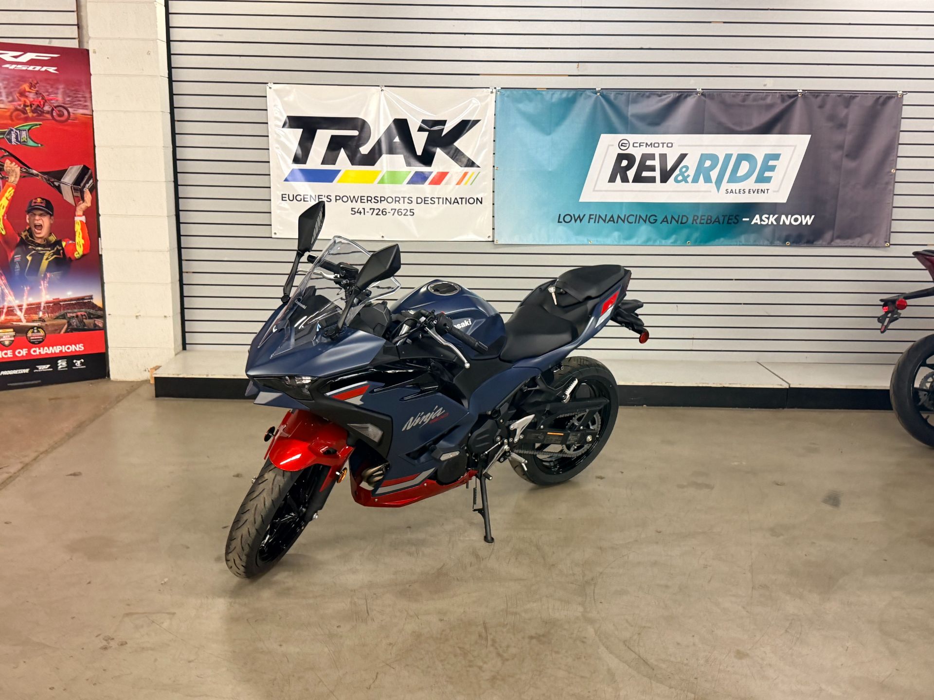 2026 Kawasaki Ninja® 500 ABS 4