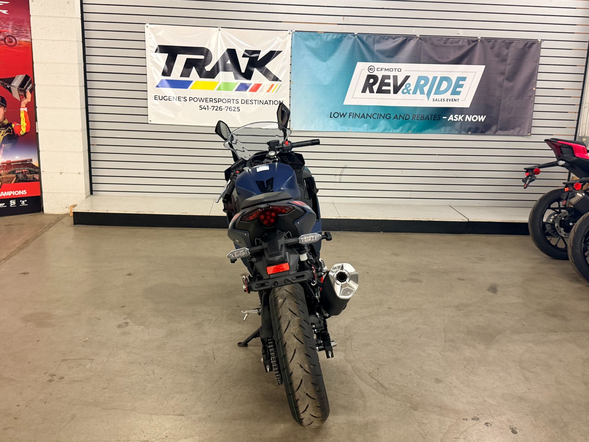 2026 Kawasaki Ninja® 500 ABS 7