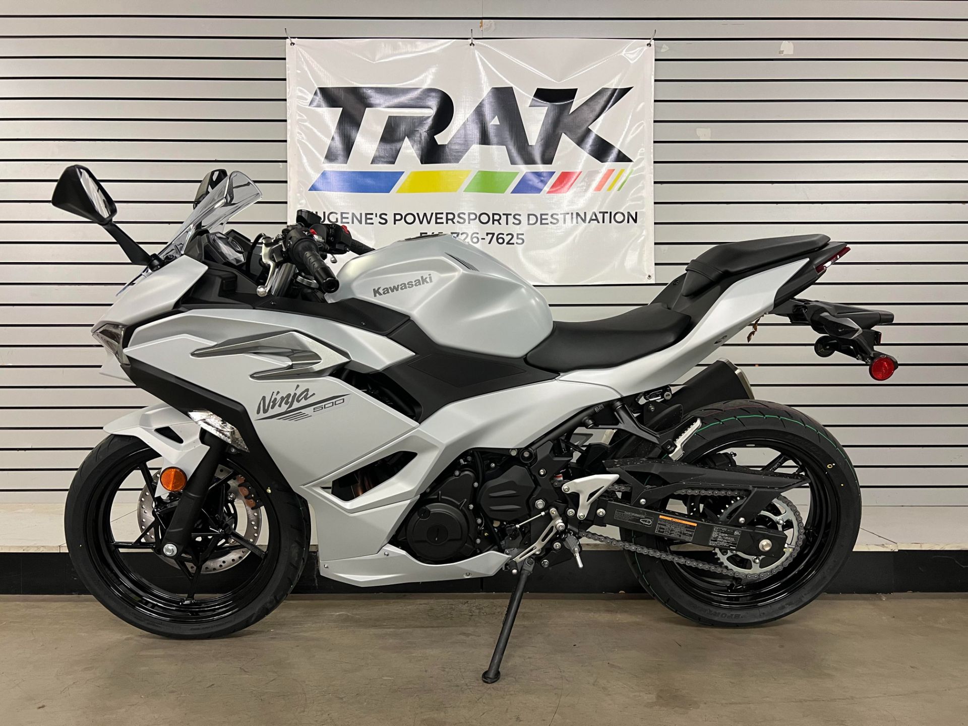 2025 Kawasaki Ninja 500 in Eugene, Oregon - Photo 2