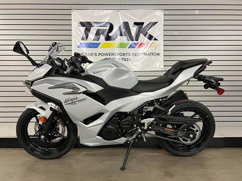 2025 Kawasaki Ninja 500 in Eugene, Oregon - Photo 2