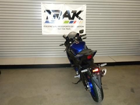 2025 Yamaha YZF-R3 6