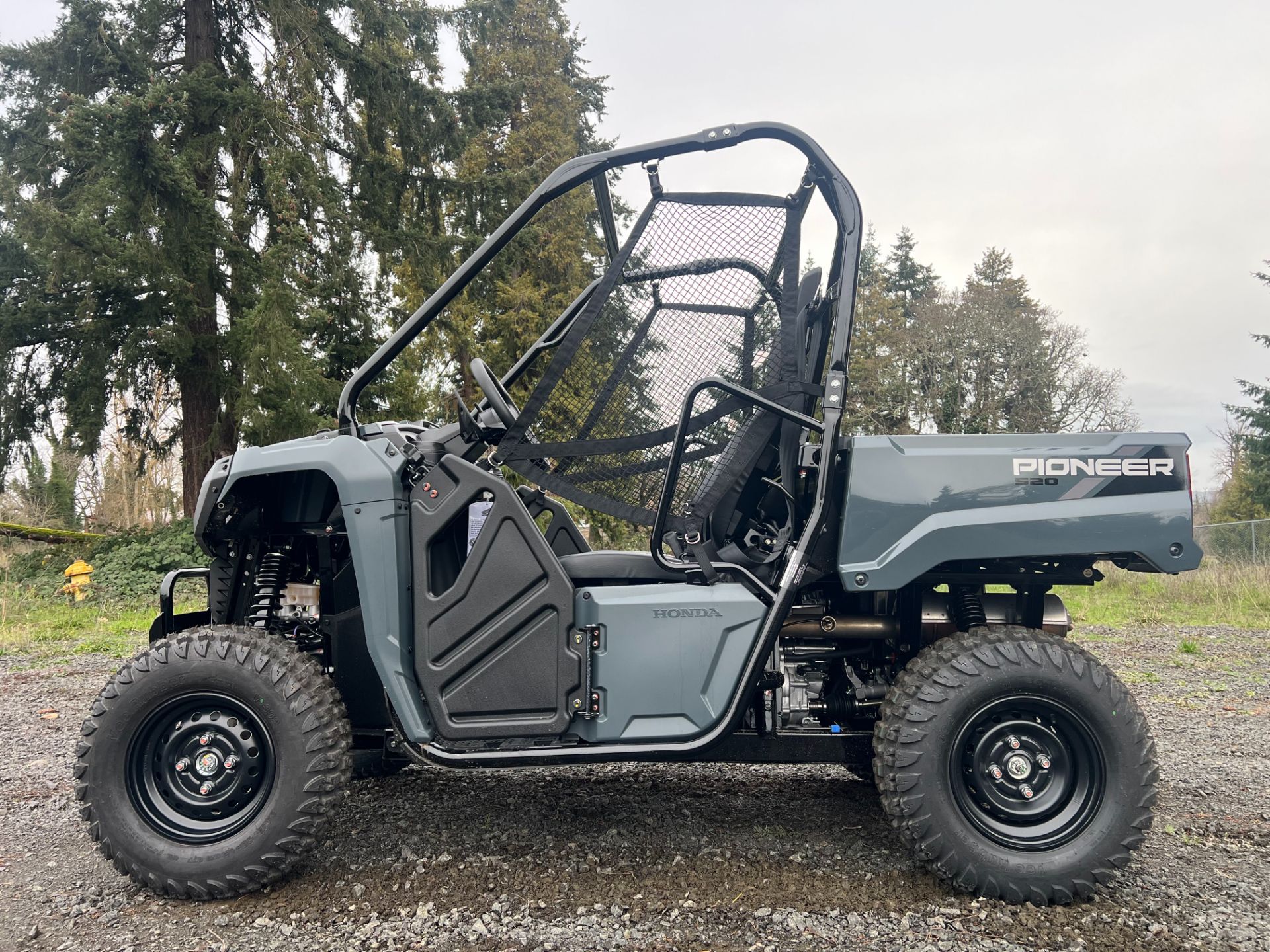 2025 Honda Pioneer 520 in Eugene, Oregon - Photo 2