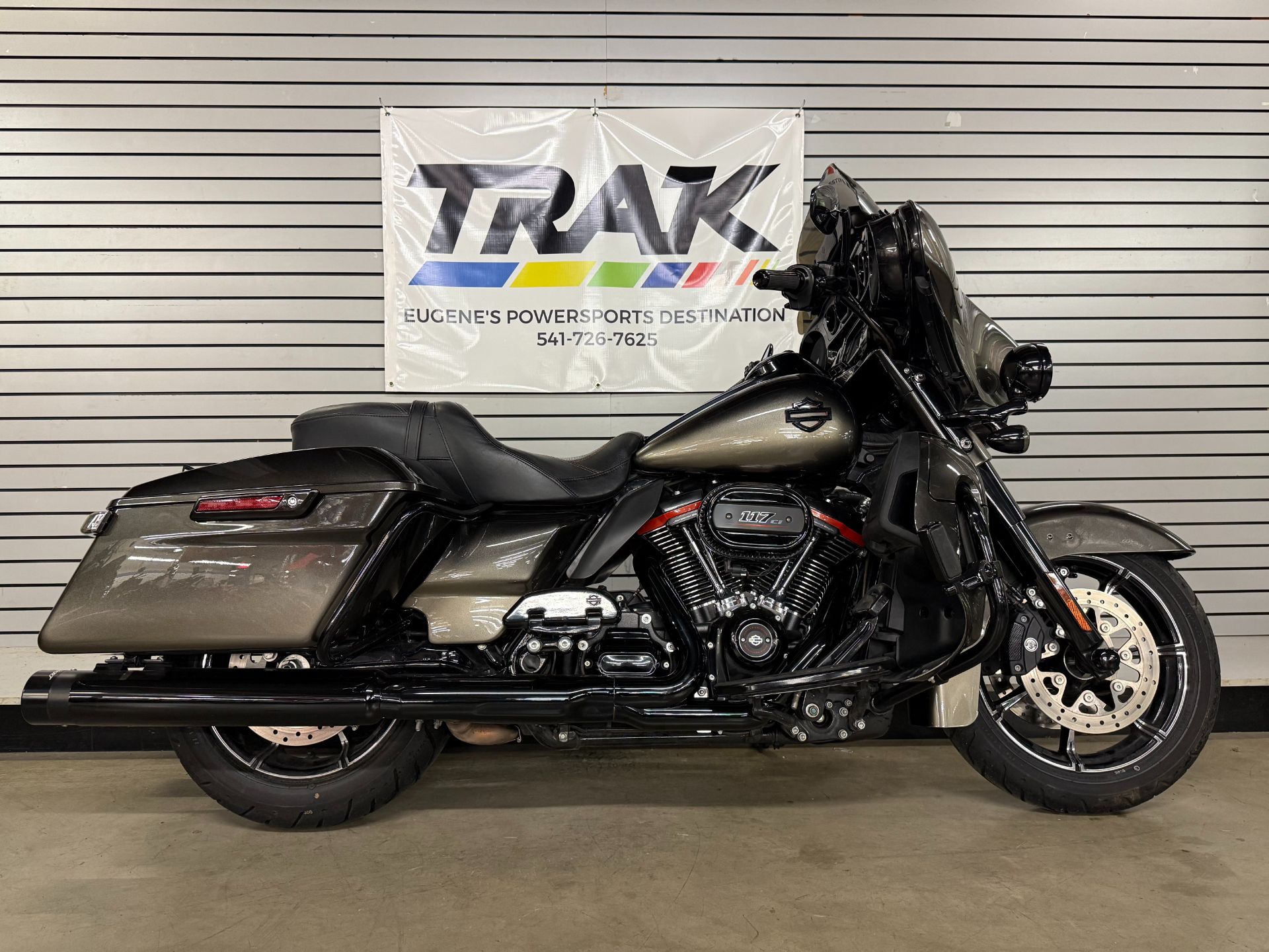 2018 Harley-Davidson CVO™ Limited in Eugene, Oregon - Photo 1